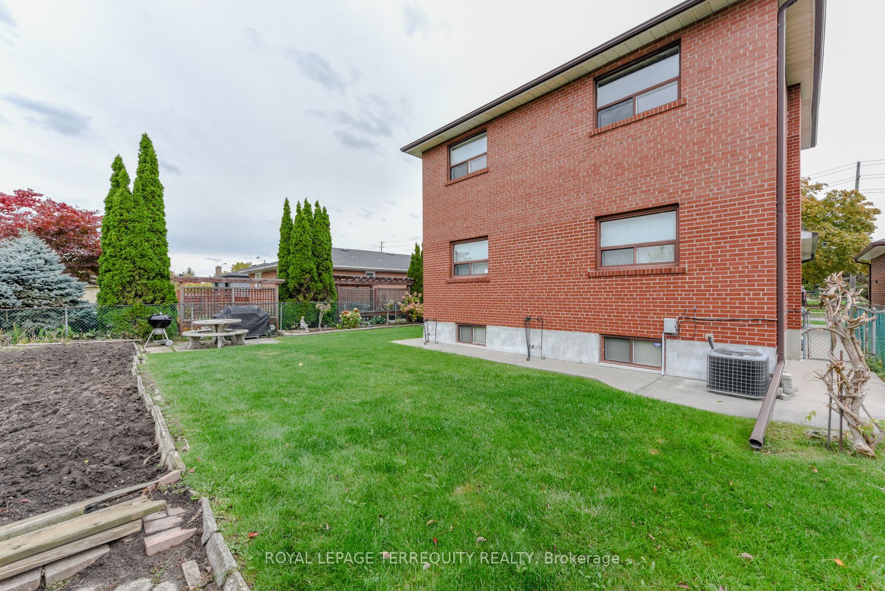 94 Melbert Road, Toronto, ON M9C 3R1 photo 4