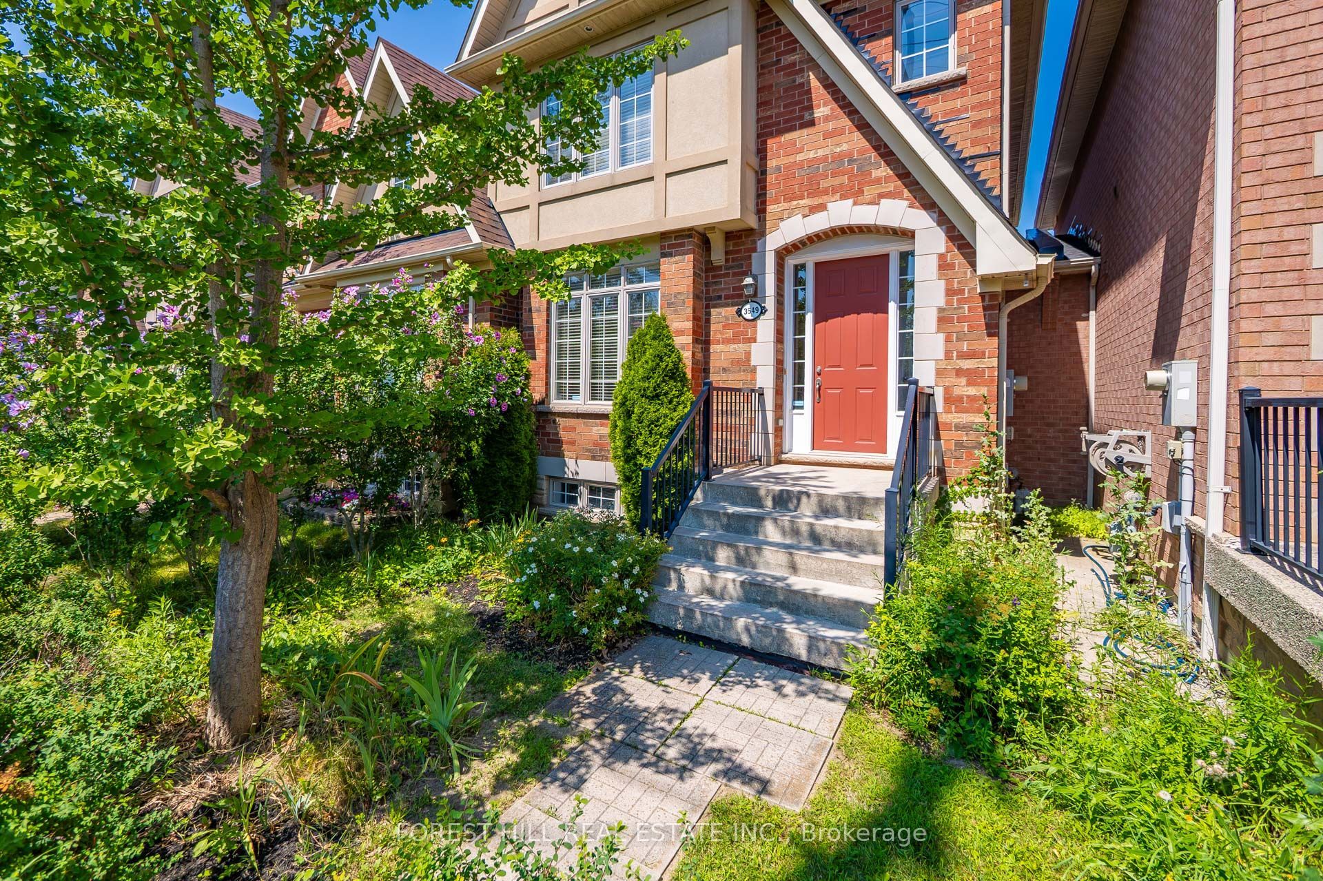3549 Eglinton Avenue W, Mississauga, ON L5M 7T3 photo 2