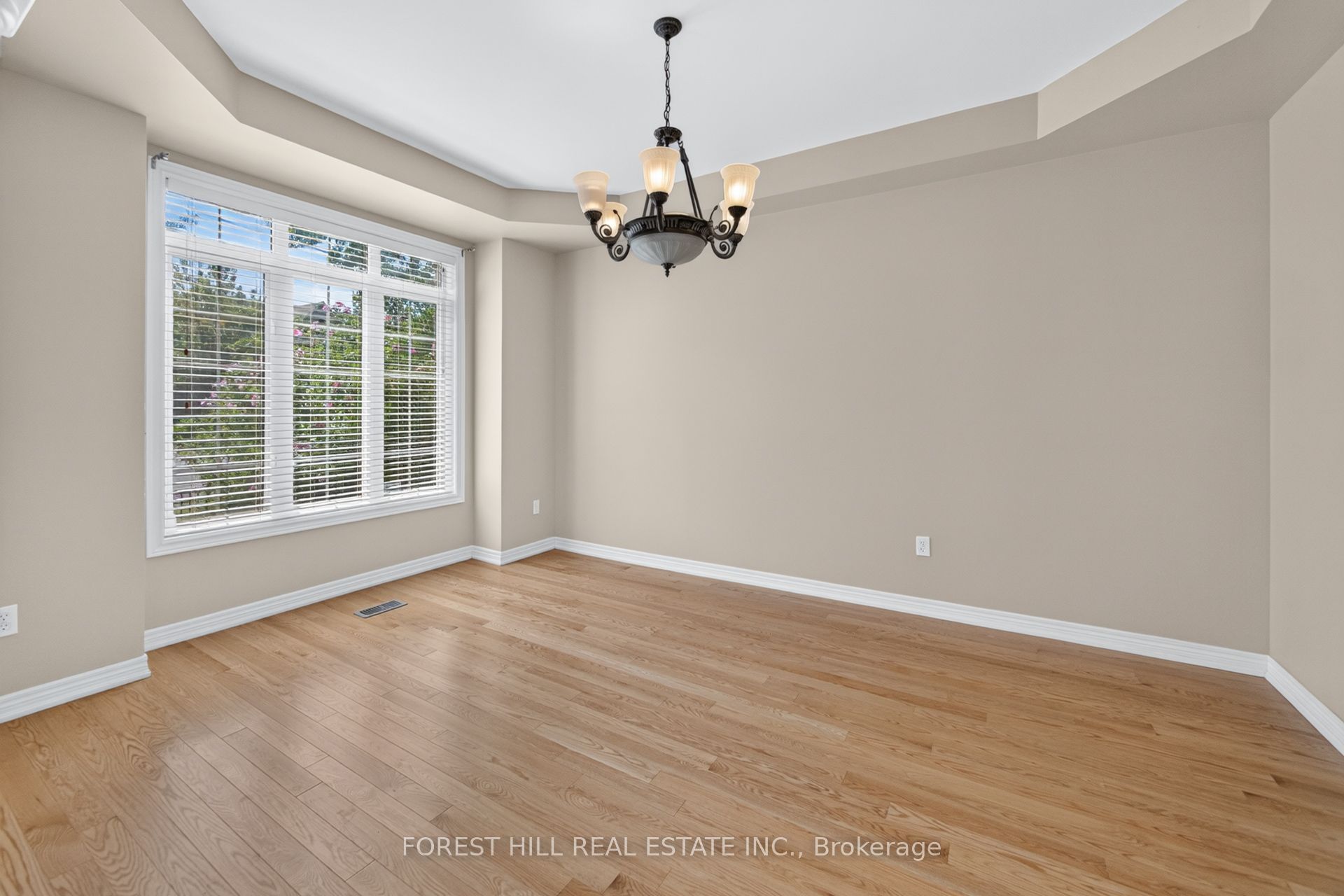 3549 Eglinton Avenue W, Mississauga, ON L5M 7T3 photo 4