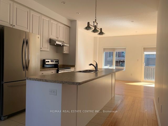 60 First Street 27, Orangeville, ON L9W 2E4 photo 3