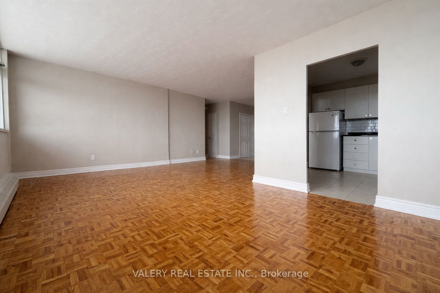 890 Jane Street 1202, Toronto, ON M6N 4C3 photo 4