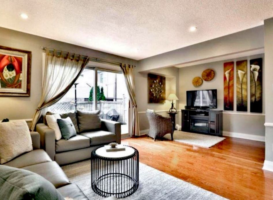 1580 Lancaster Drive 29, Oakville, ON L6H 2Z5 photo 4