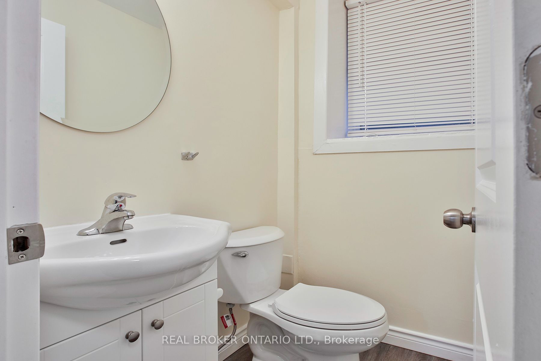 53 Maria Street 5, Toronto, ON M6P 1W1 photo 4