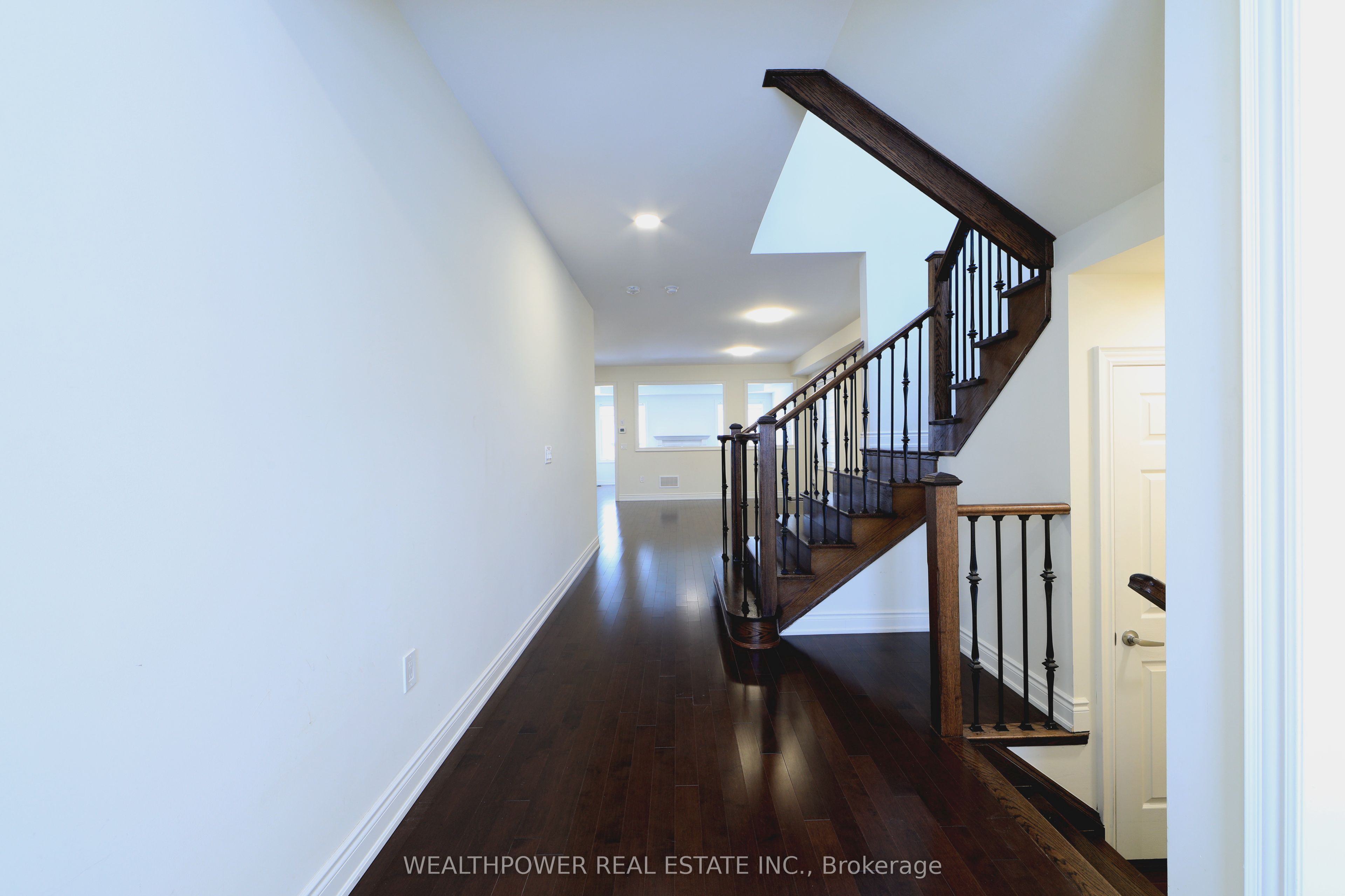 248 Belmore Court, Milton, ON L9E 1H4 photo 2