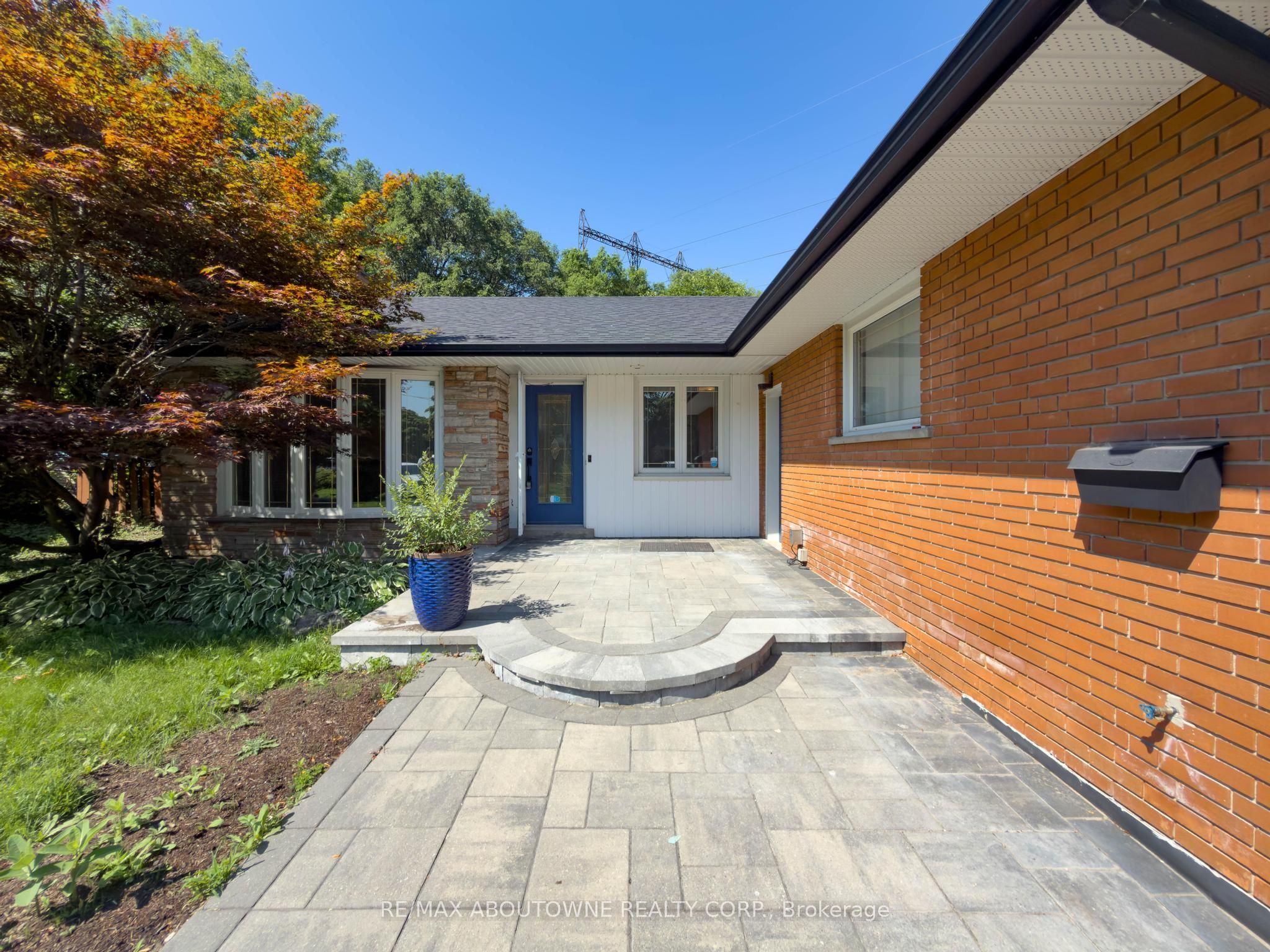 2130 Greenhurst Avenue UPPER, Mississauga, ON L4X 1J6 photo 3