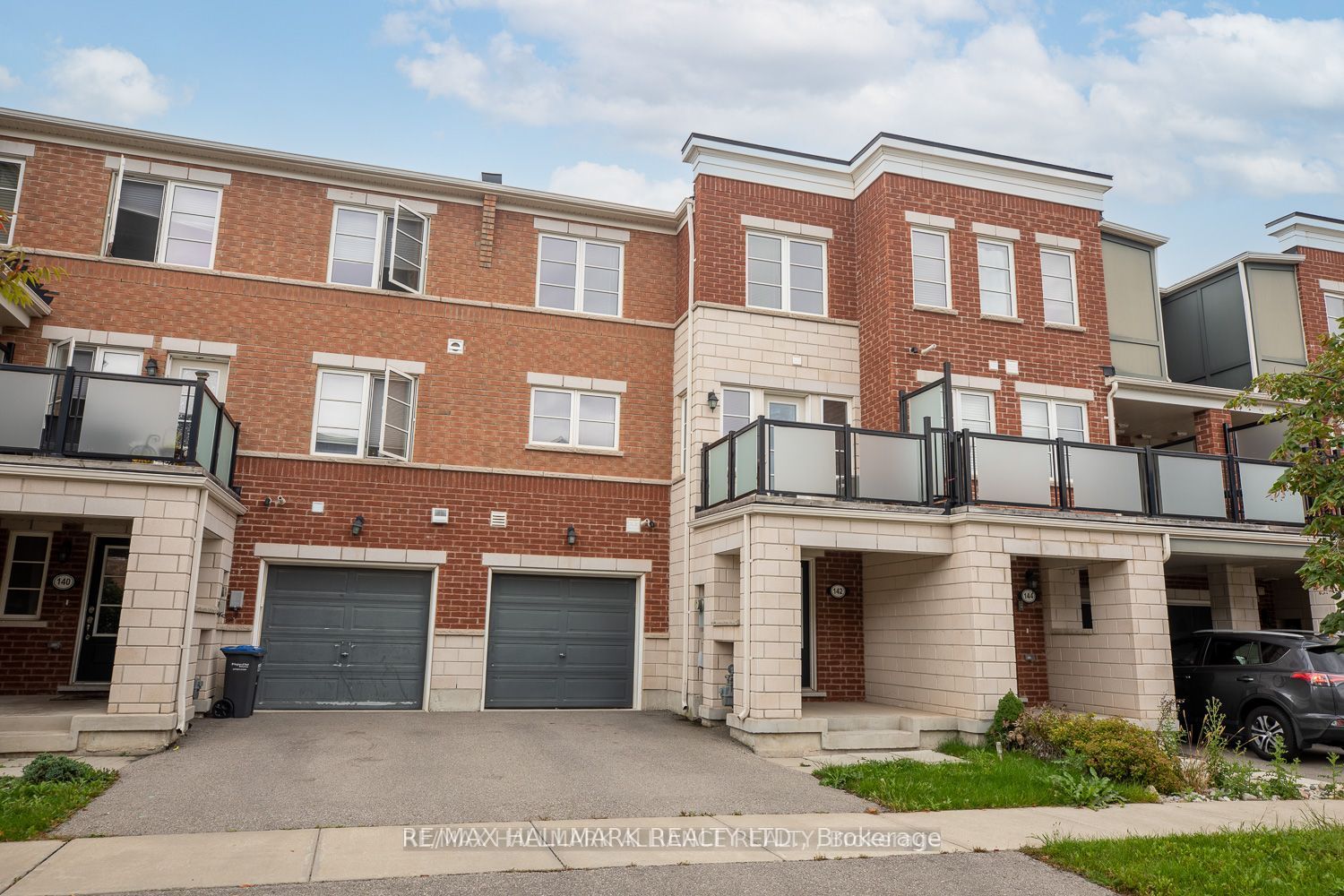 142 Baycliffe Crescent, Brampton, ON L7A 3Z3 photo 2