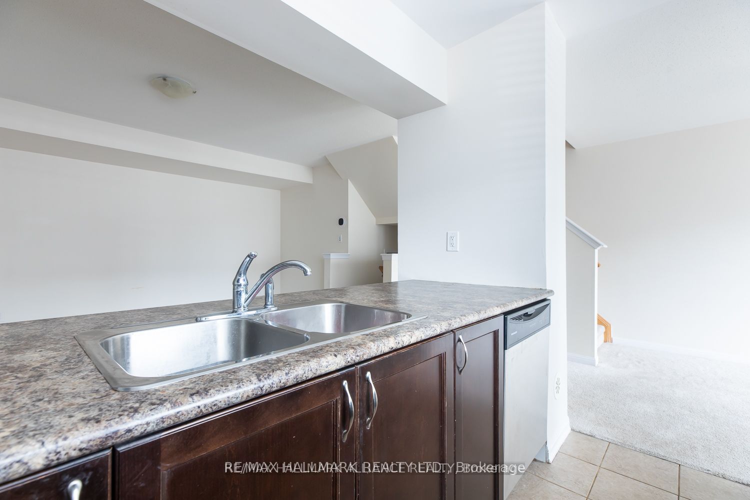 142 Baycliffe Crescent, Brampton, ON L7A 3Z3 photo 5