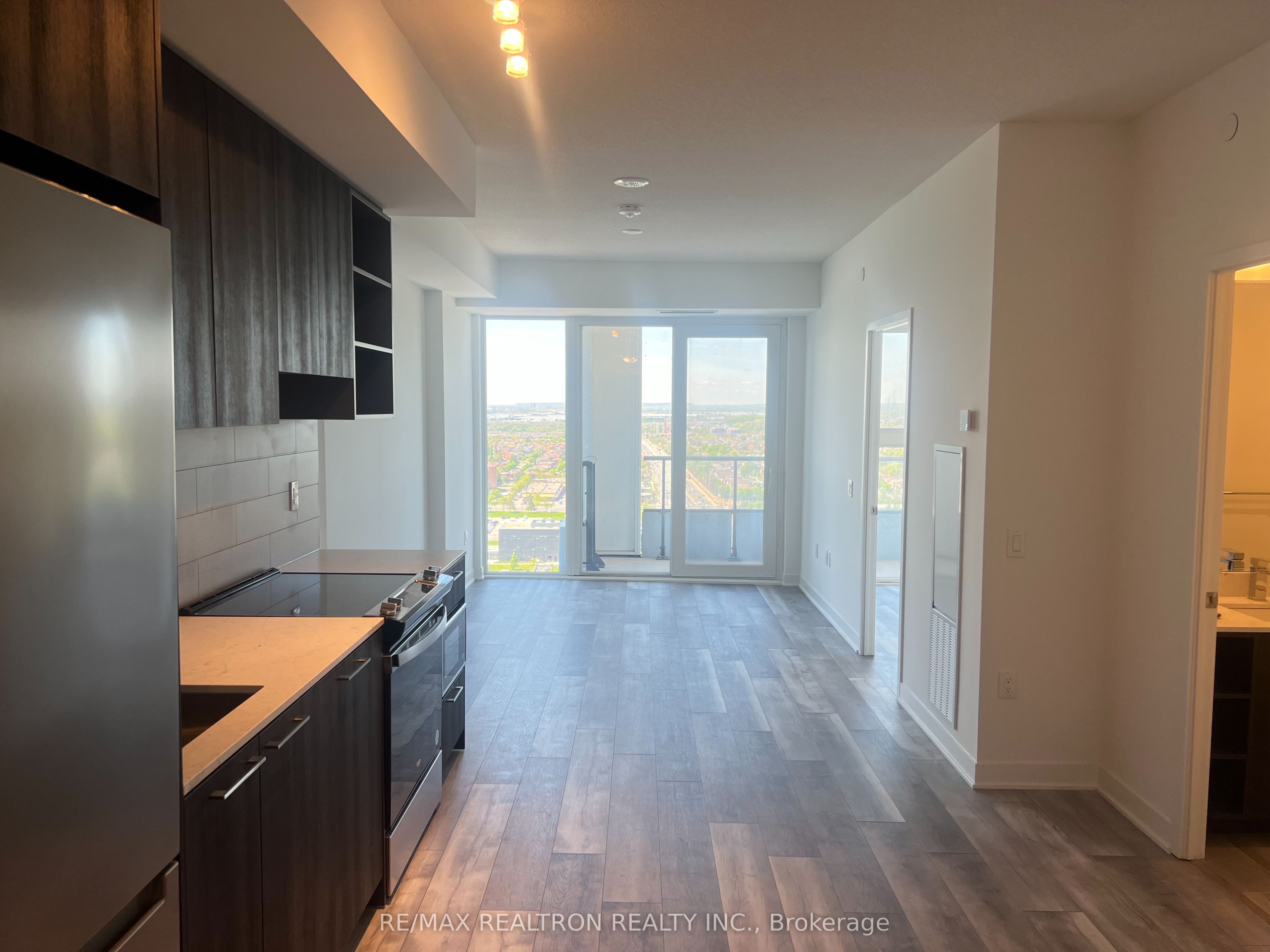 260 Malta Avenue 2306, Brampton, ON L6Y 6L7 photo 2