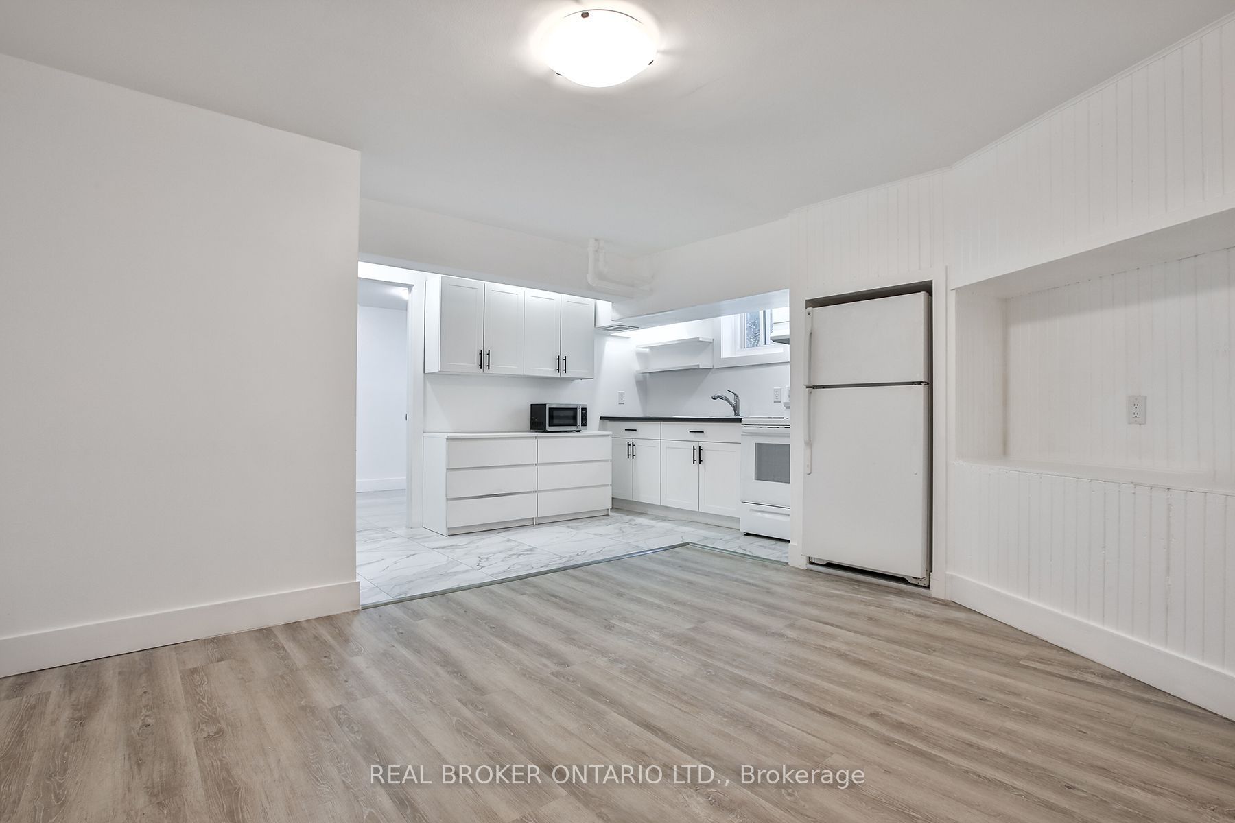 252 Sixth Street 6, Toronto, ON M8V 3A7