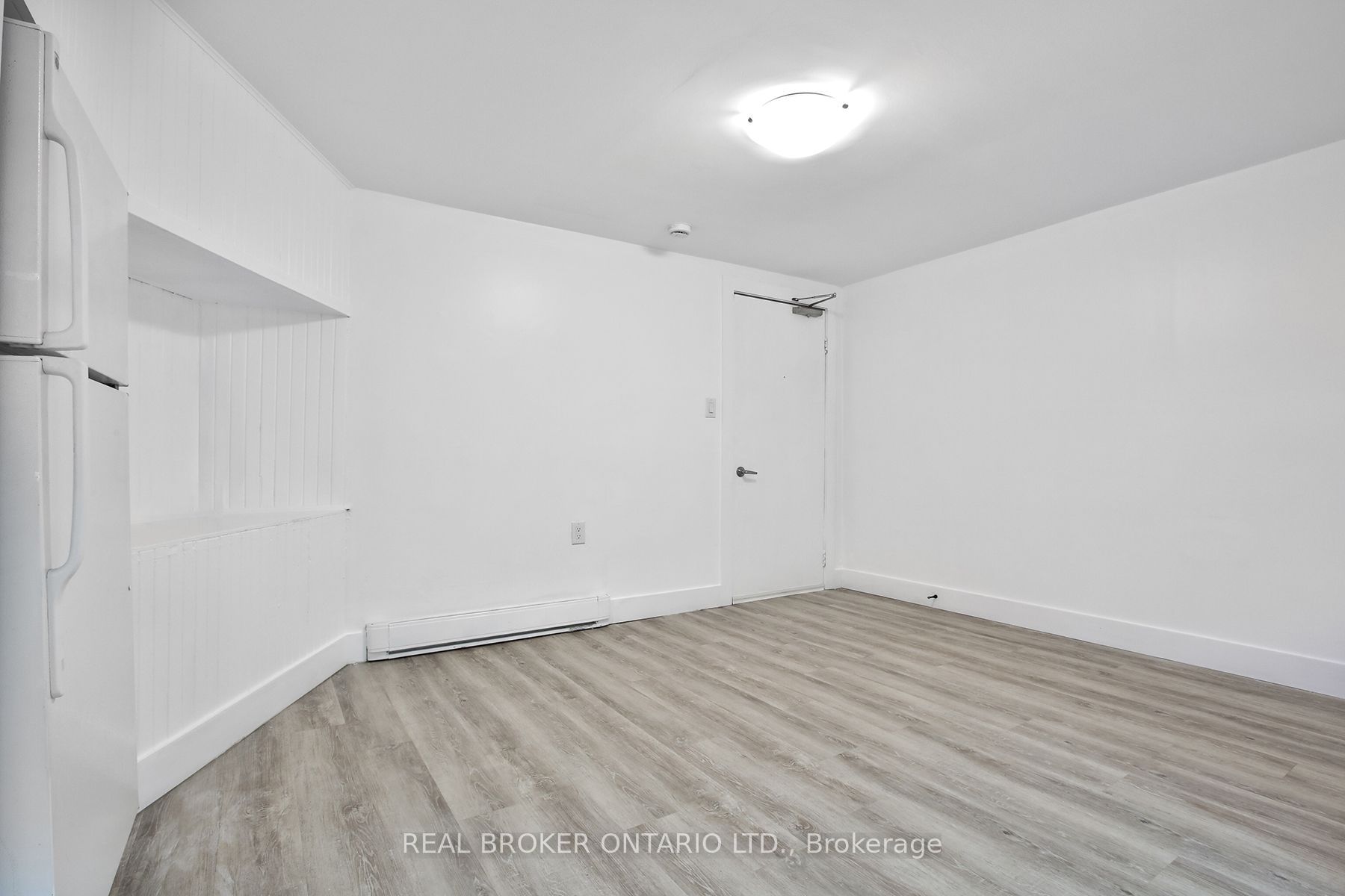 252 Sixth Street 6, Toronto, ON M8V 3A7 photo 2