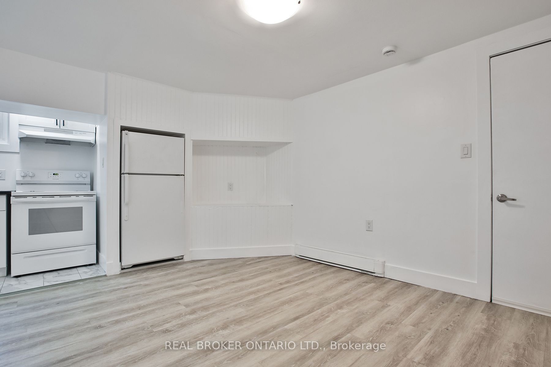 252 Sixth Street 6, Toronto, ON M8V 3A7 photo 3