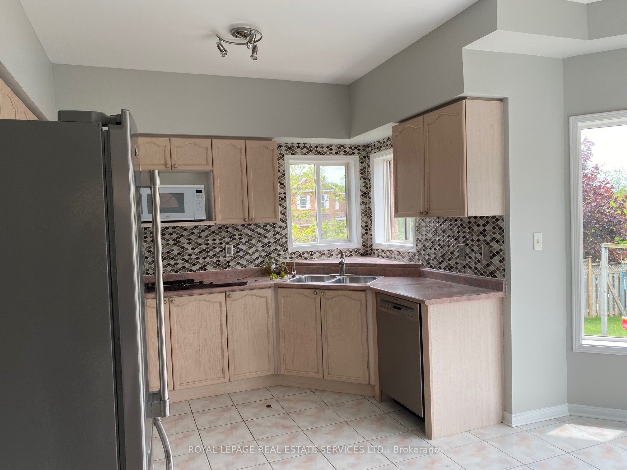 2362 Woodridge Way, Oakville, ON L6H 6S3 photo 5