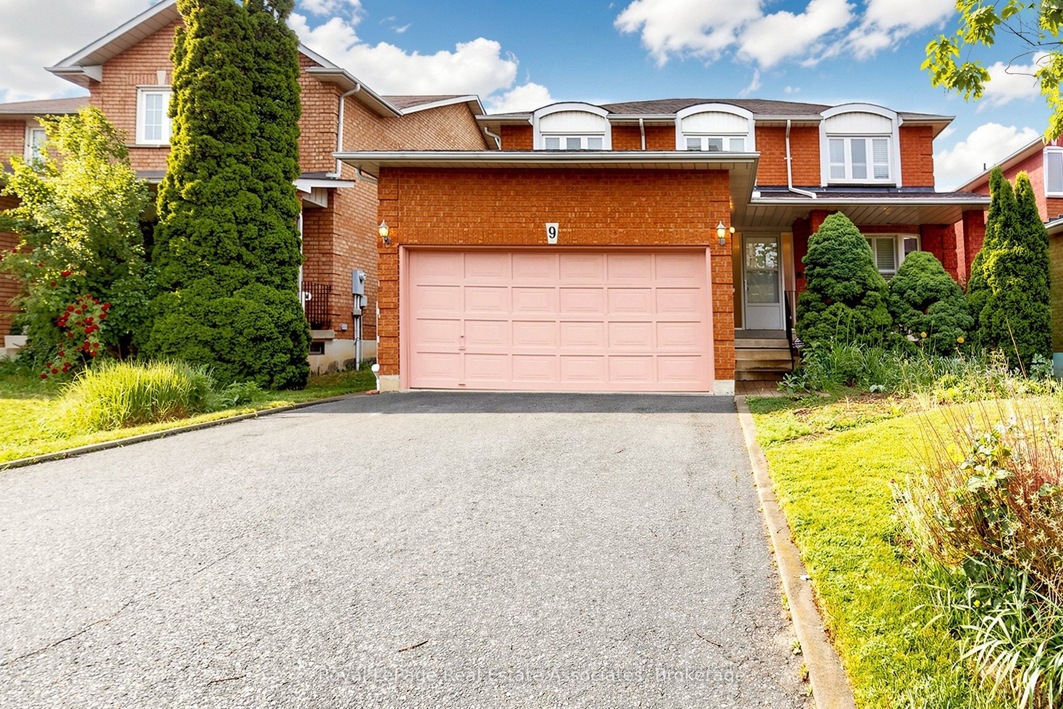 9 Kingsplate Crescent, Toronto, ON M9W 6X6