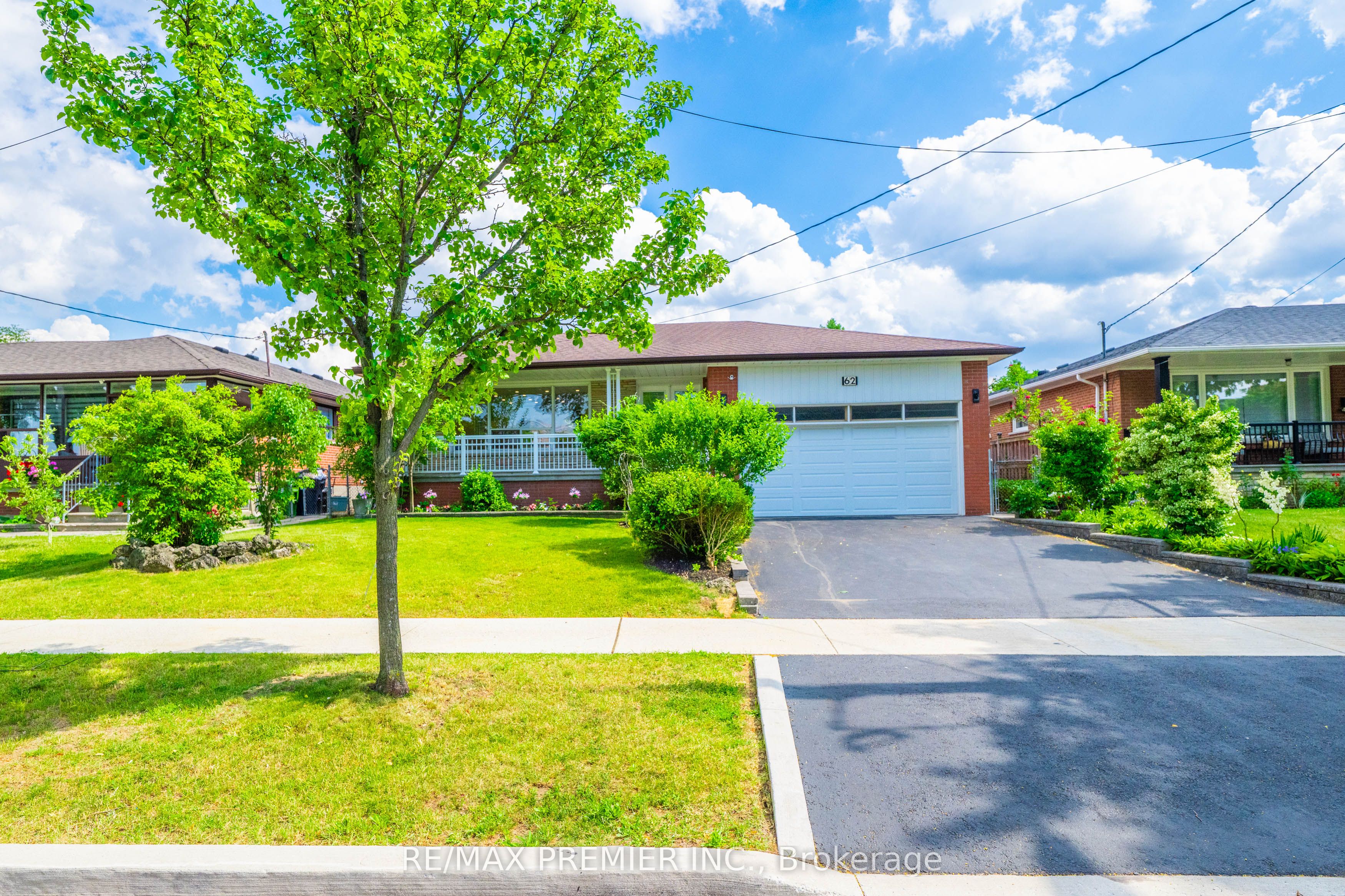62 Keegan Crescent, Toronto, ON M3J 1G2