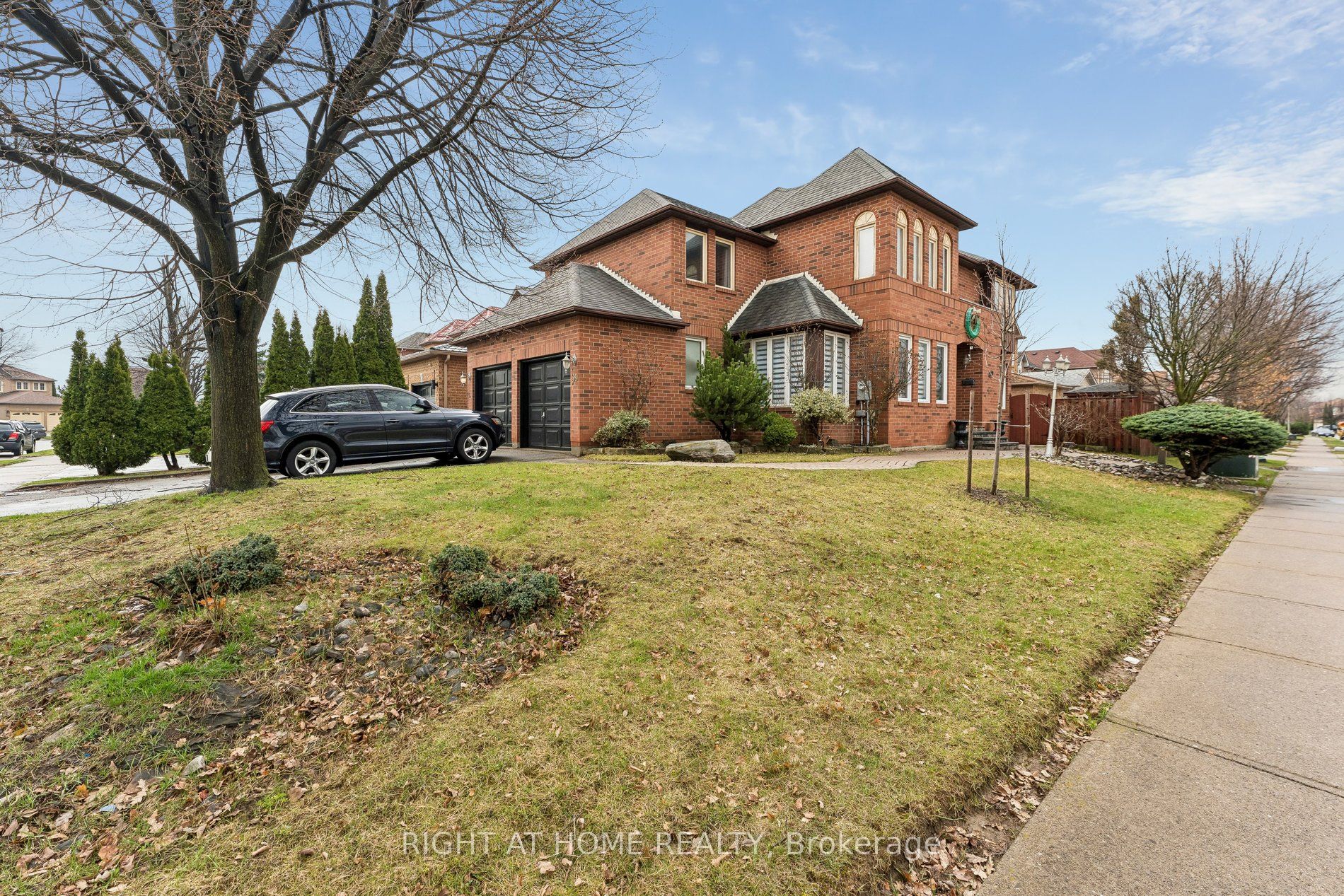 39 Banner Road, Brampton, ON L6X 4K8 photo 2