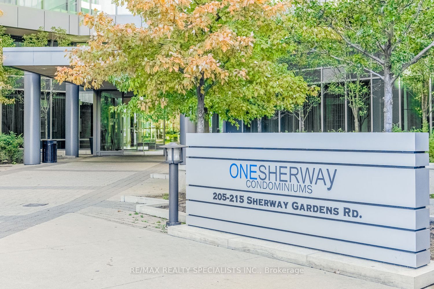 215 Sherway Gardens Road 1607, Toronto, ON M9C 0A4 photo 3