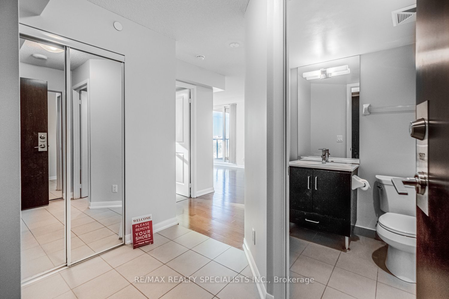 215 Sherway Gardens Road 1607, Toronto, ON M9C 0A4 photo 5