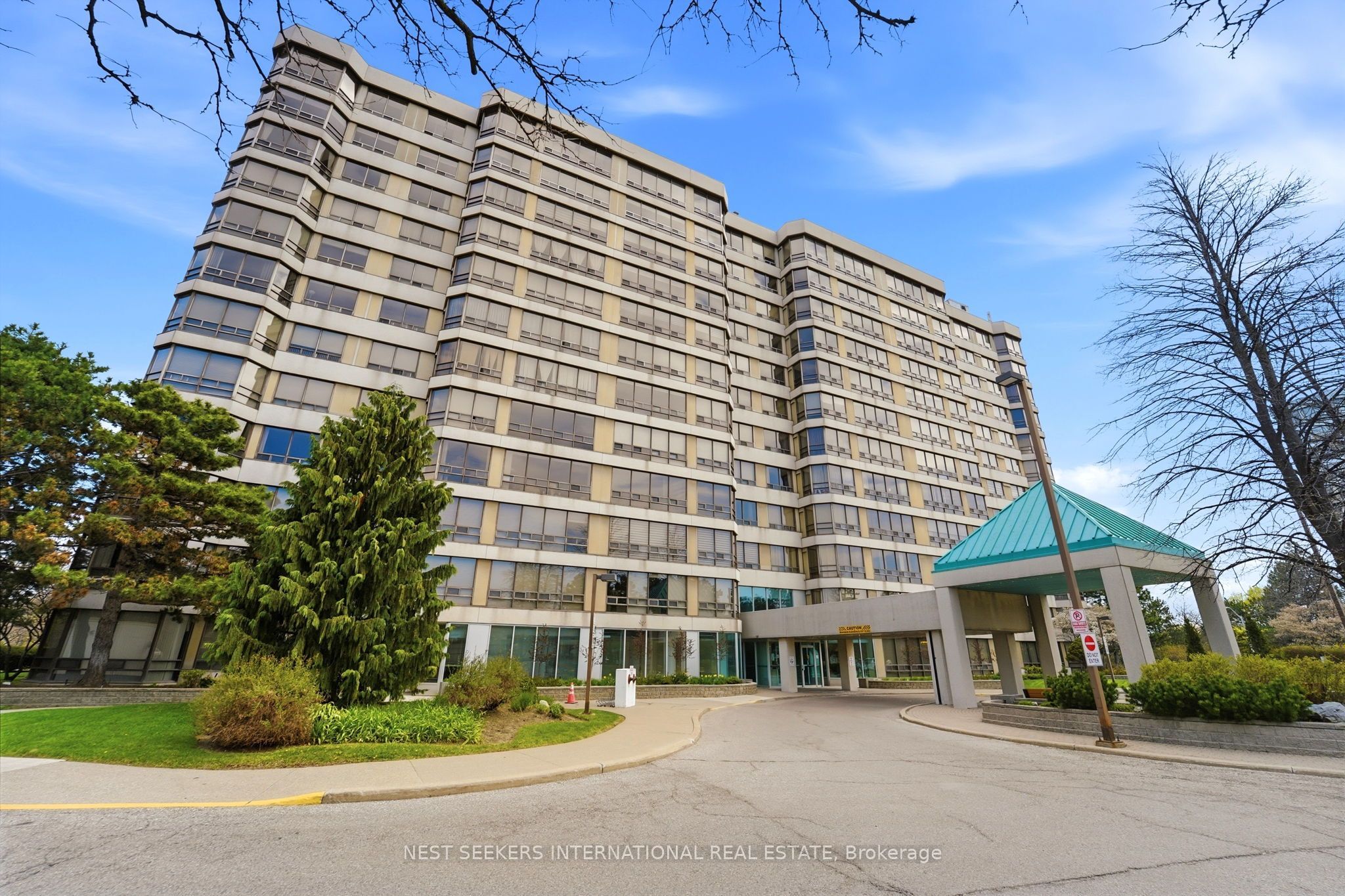 310 Mill Street 811, Brampton, ON L6Y 3B1