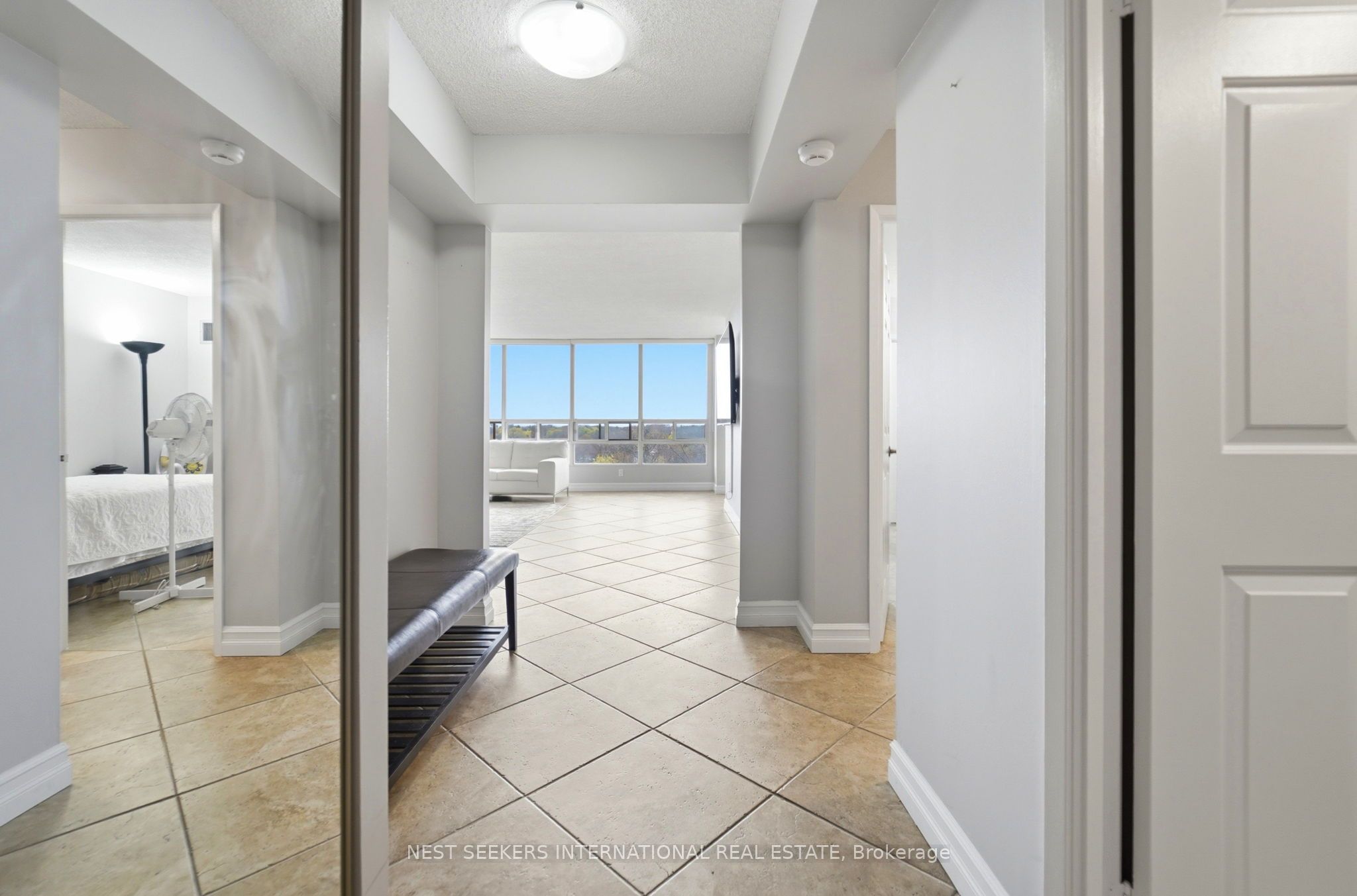 310 Mill Street 811, Brampton, ON L6Y 3B1 photo 2