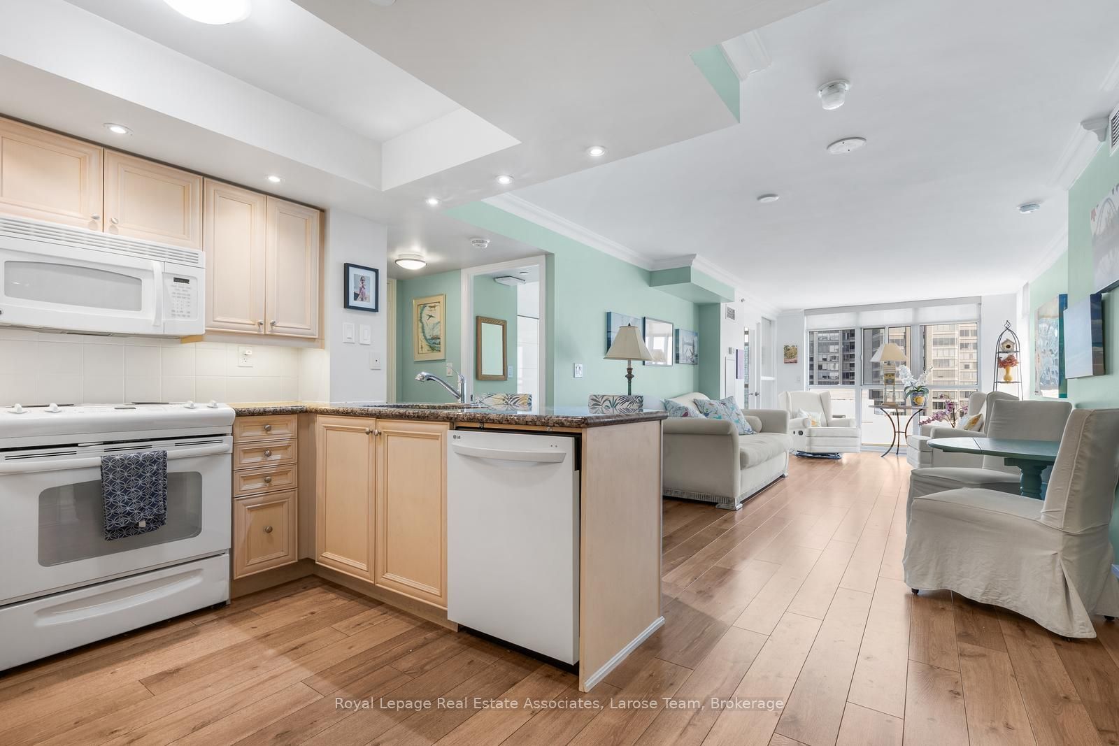 3 Marine Parade Drive 2101, Toronto, ON M8V 3Z5 photo 3