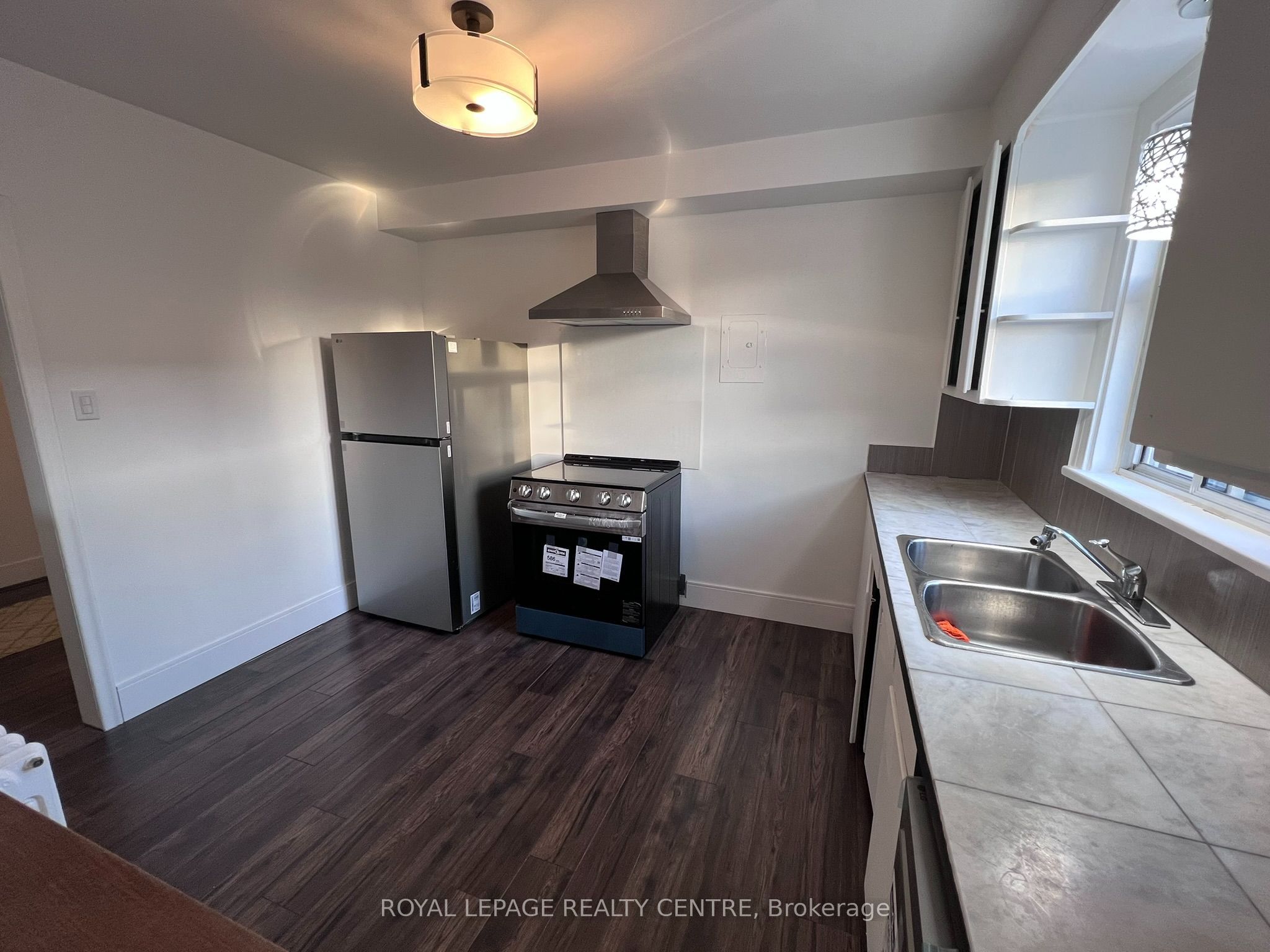 3351 Lakeshore Boulevard 1, Toronto, ON M8N 1N1 photo 5