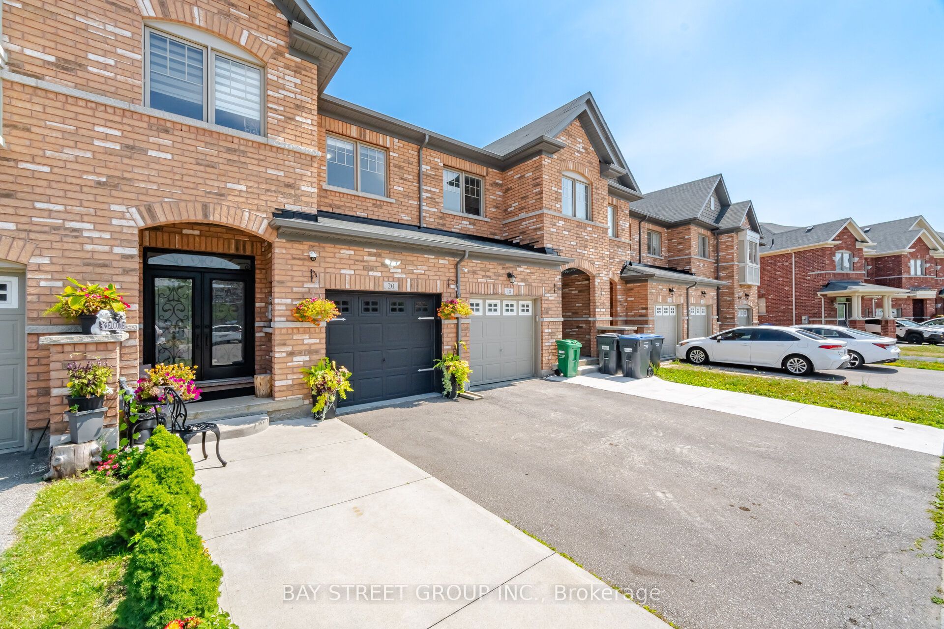 20 Davenfield Circle, Brampton, ON L6P 4L9
