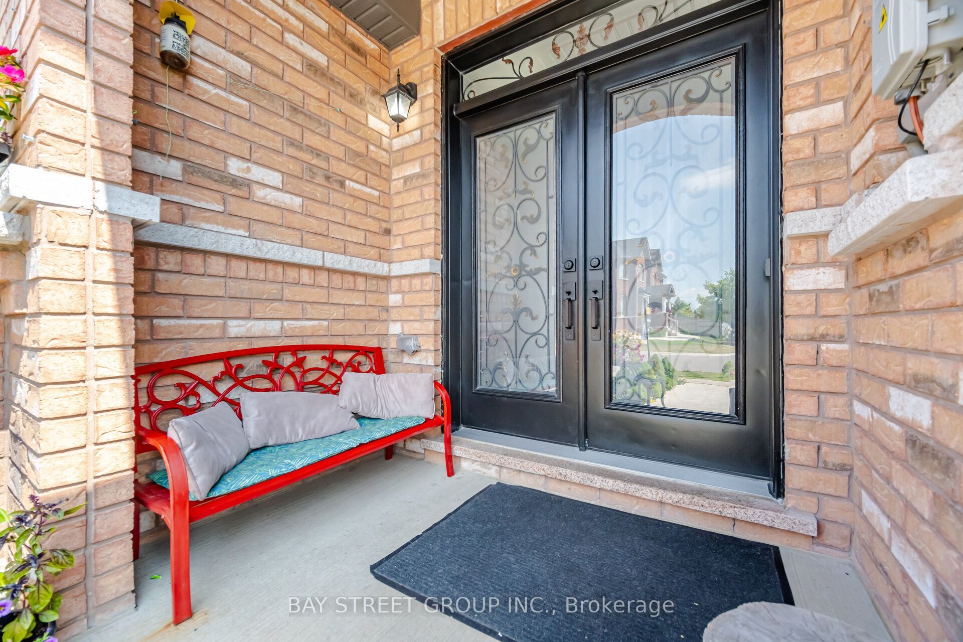 20 Davenfield Circle, Brampton, ON L6P 4L9 photo 3