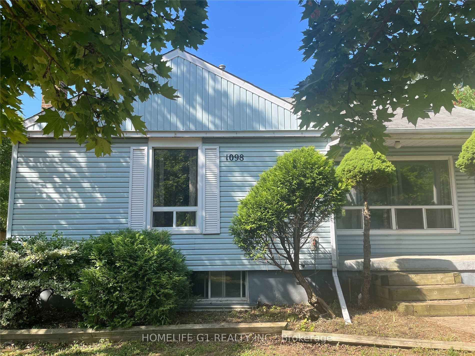 1098 Kent Avenue, Oakville, ON L6H 1Z8