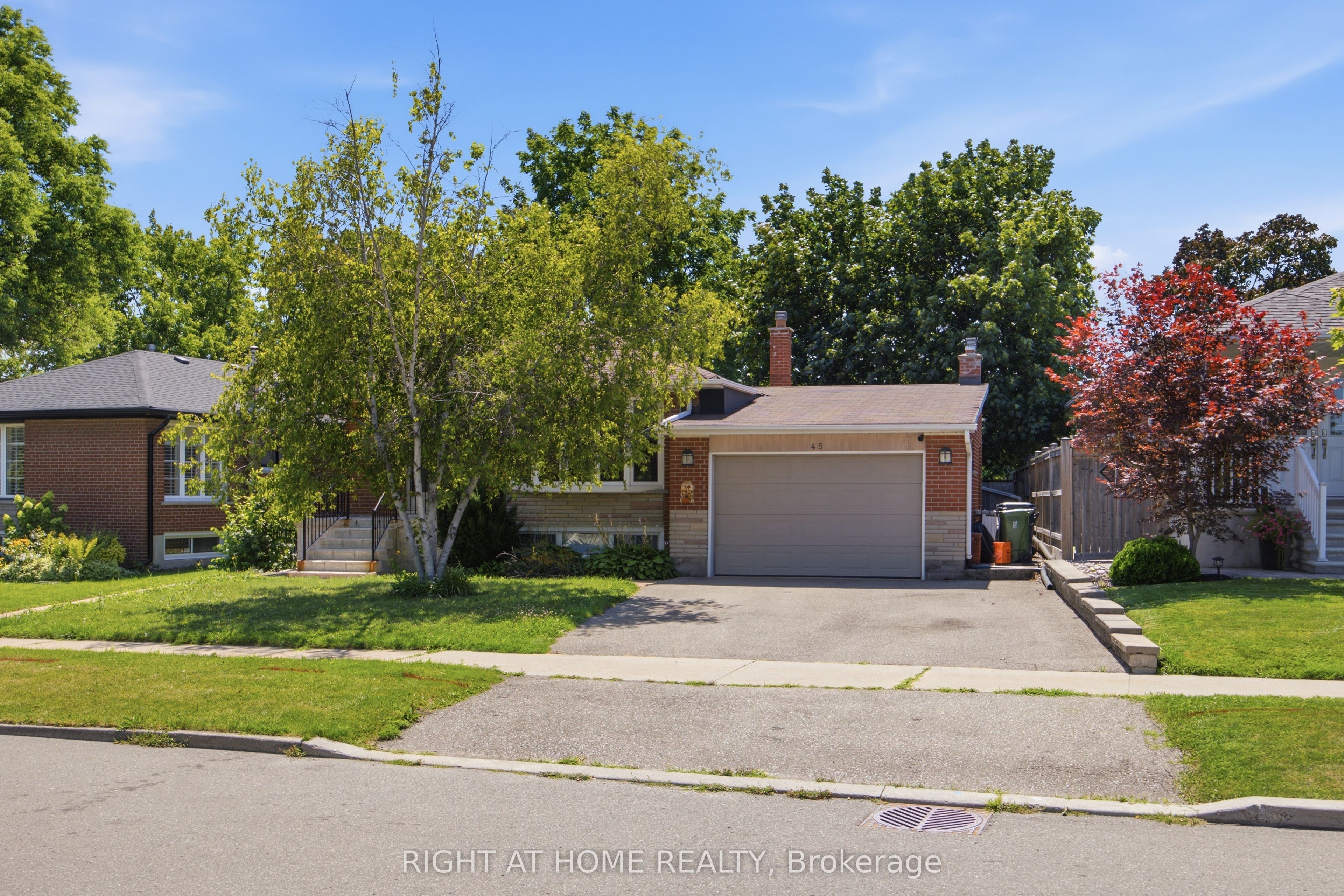 45 Faversham Crescent, Toronto, ON M9C 3X7