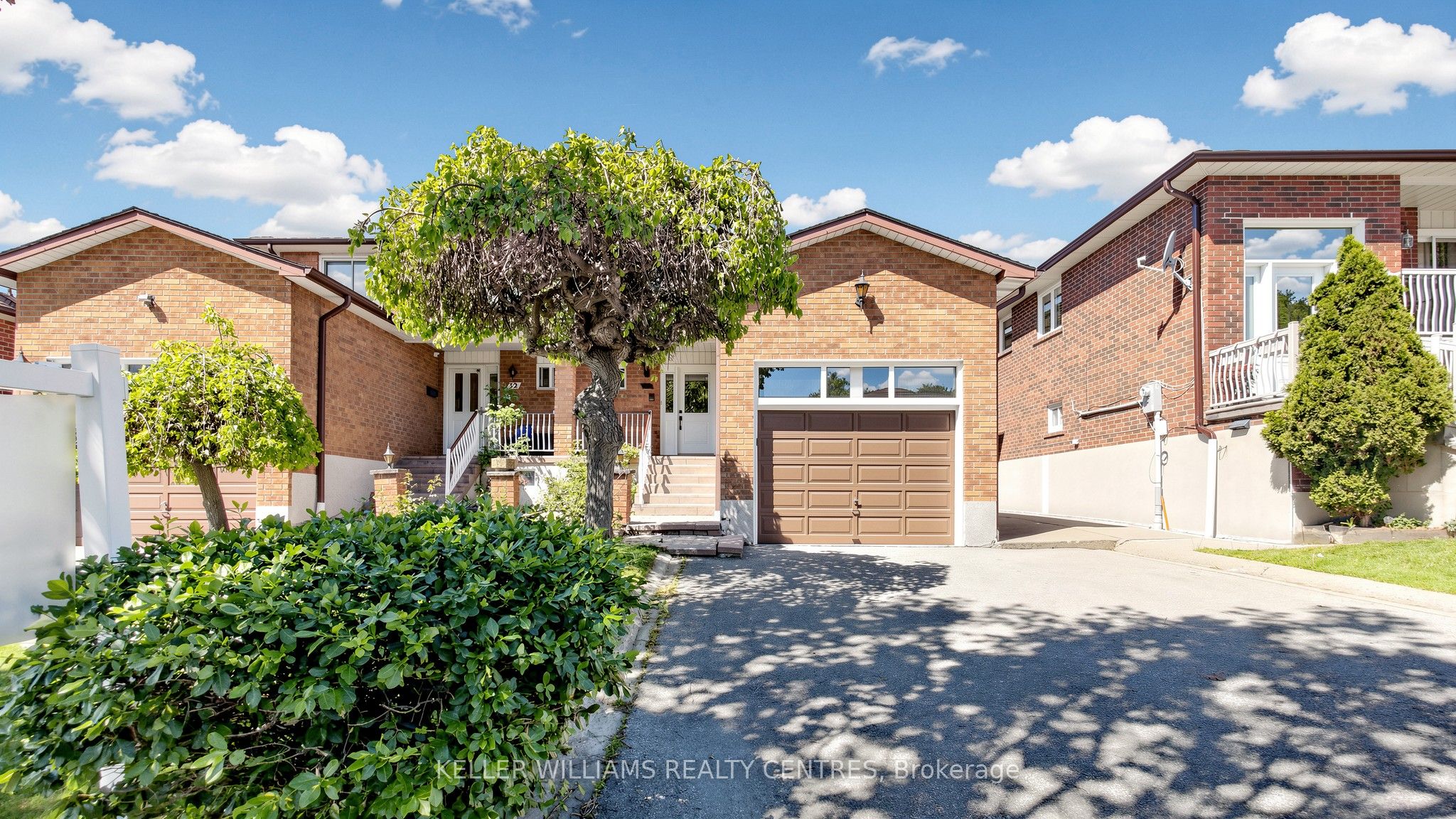 30 Clubhouse Court, Toronto, ON M3L 2K5