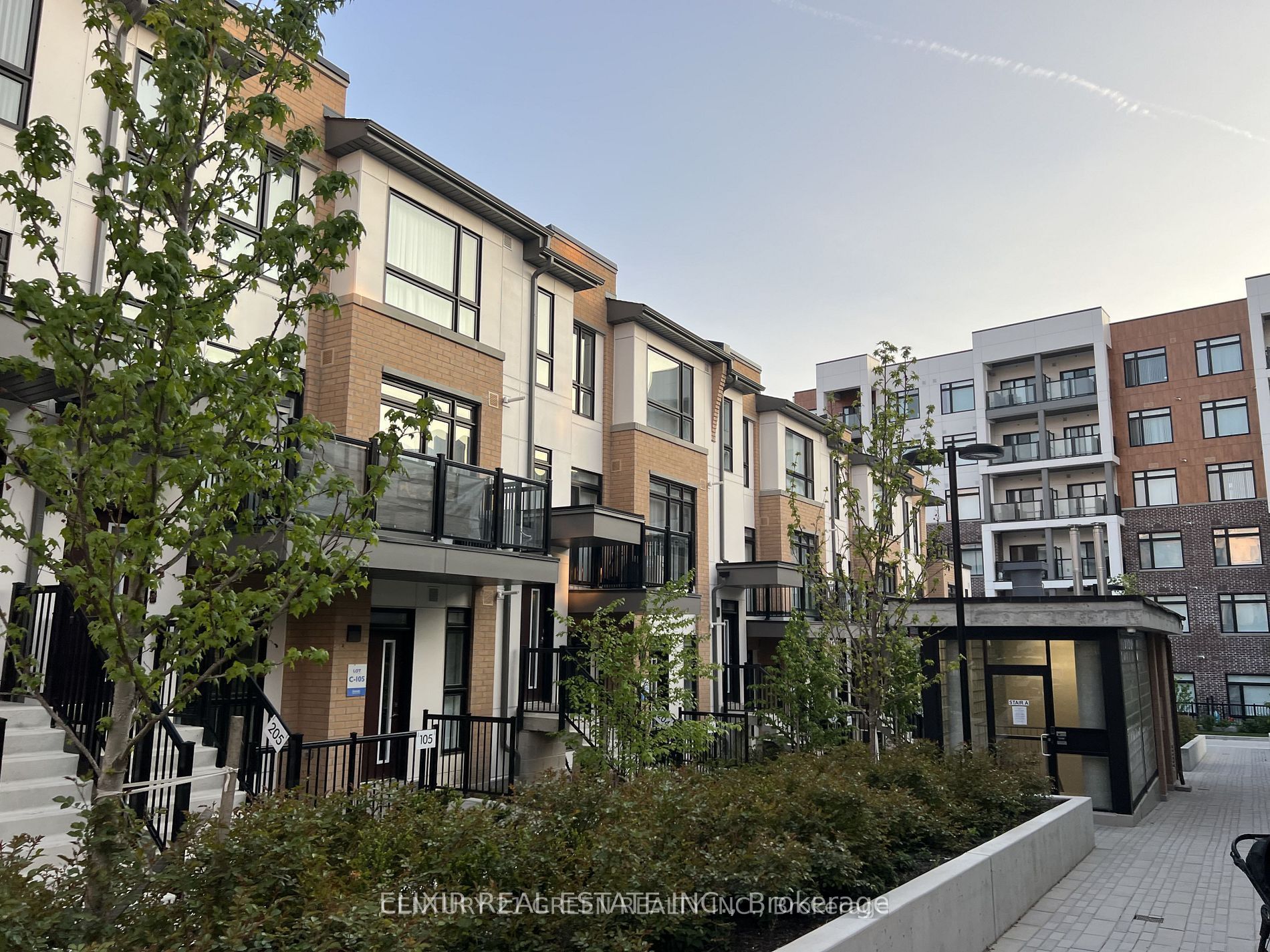 140 Canon Jackson Drive 206, Toronto, ON M6M 0B9