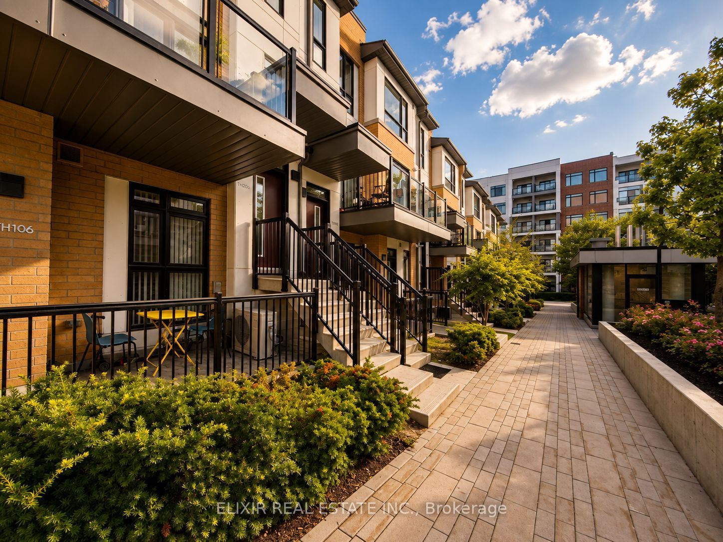 140 Canon Jackson Drive 206, Toronto, ON M6M 0B9 photo 2
