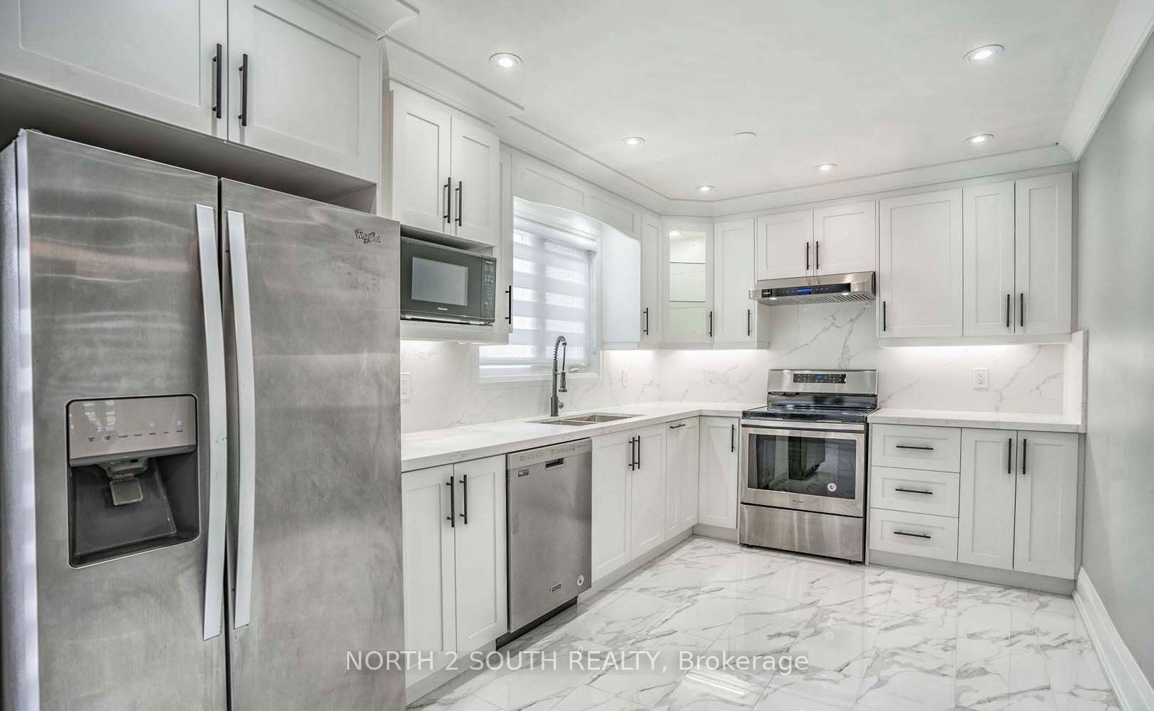 37 Loire Court upper, Toronto, ON M9V 4Z7 photo 5