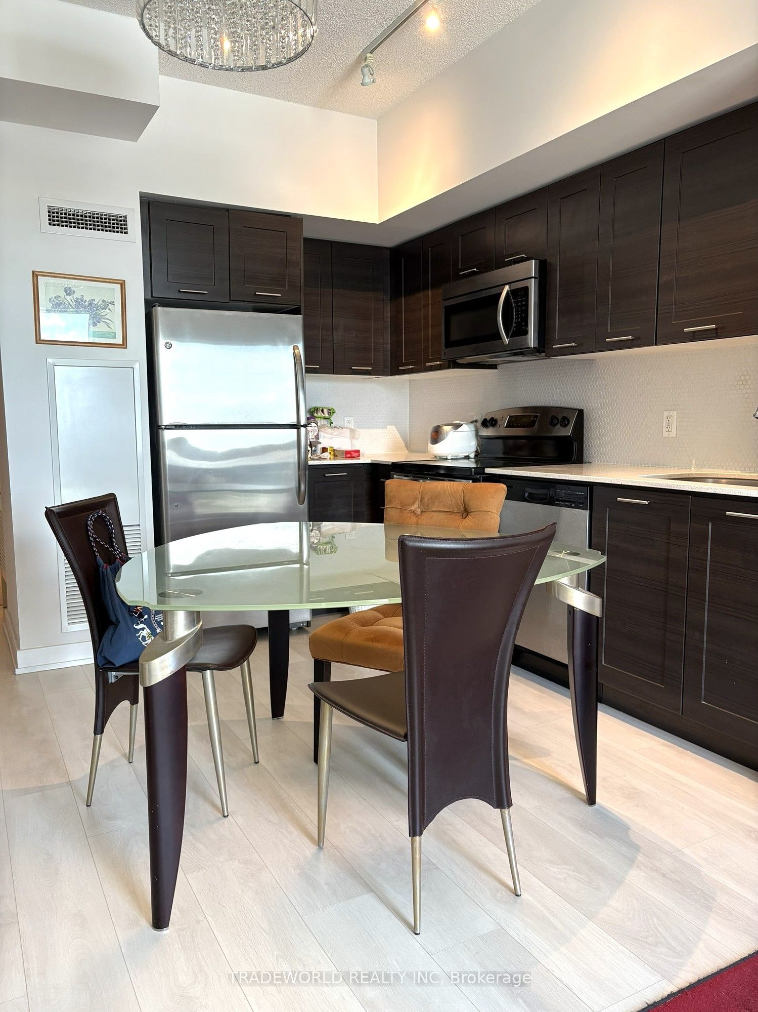 2220 Lake Shore Boulevard W 3306, Toronto, ON M8V 0C1 photo 4