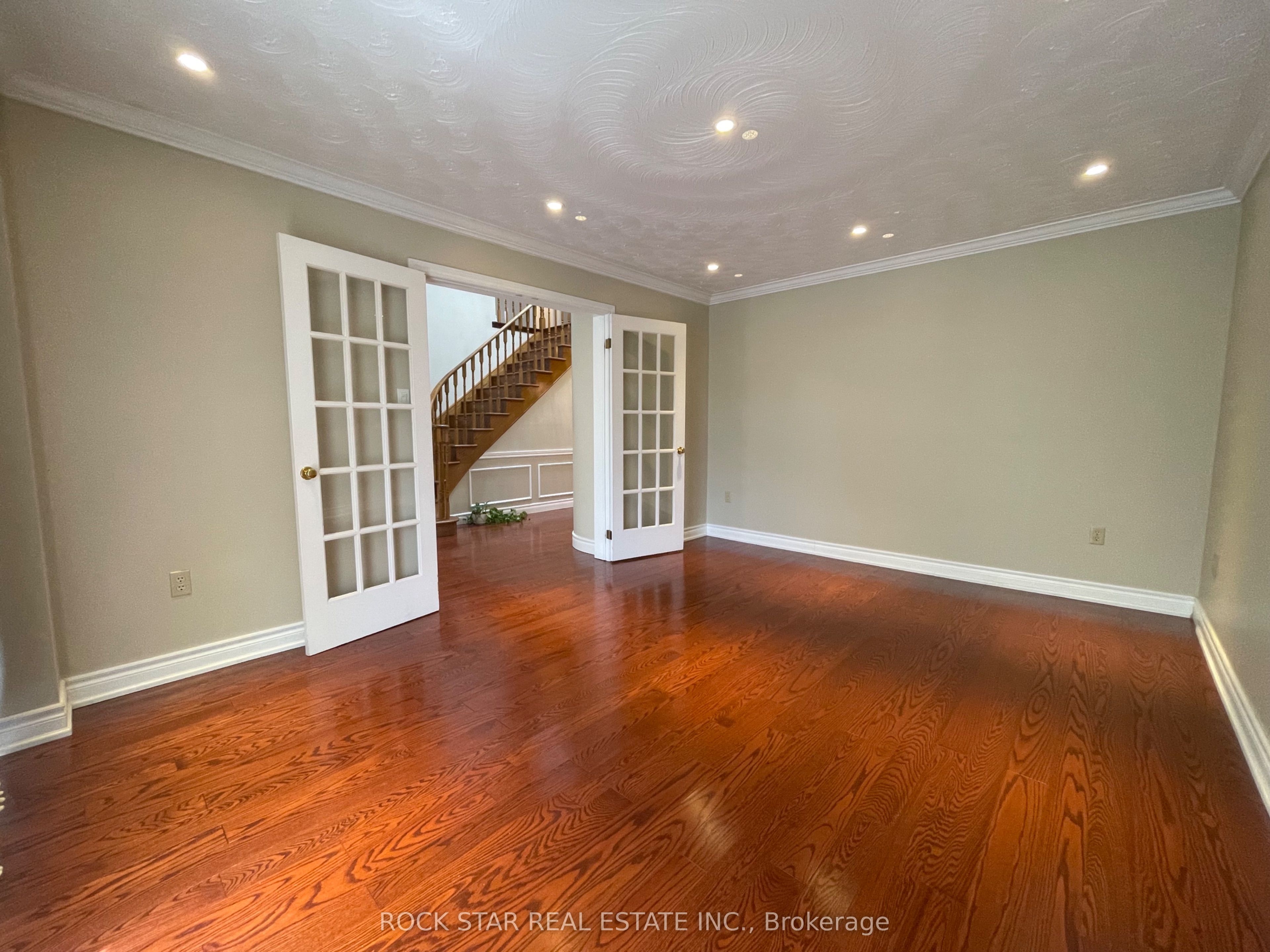 106 Milbourne Crescent, Oakville, ON L6H 5P1 photo 5