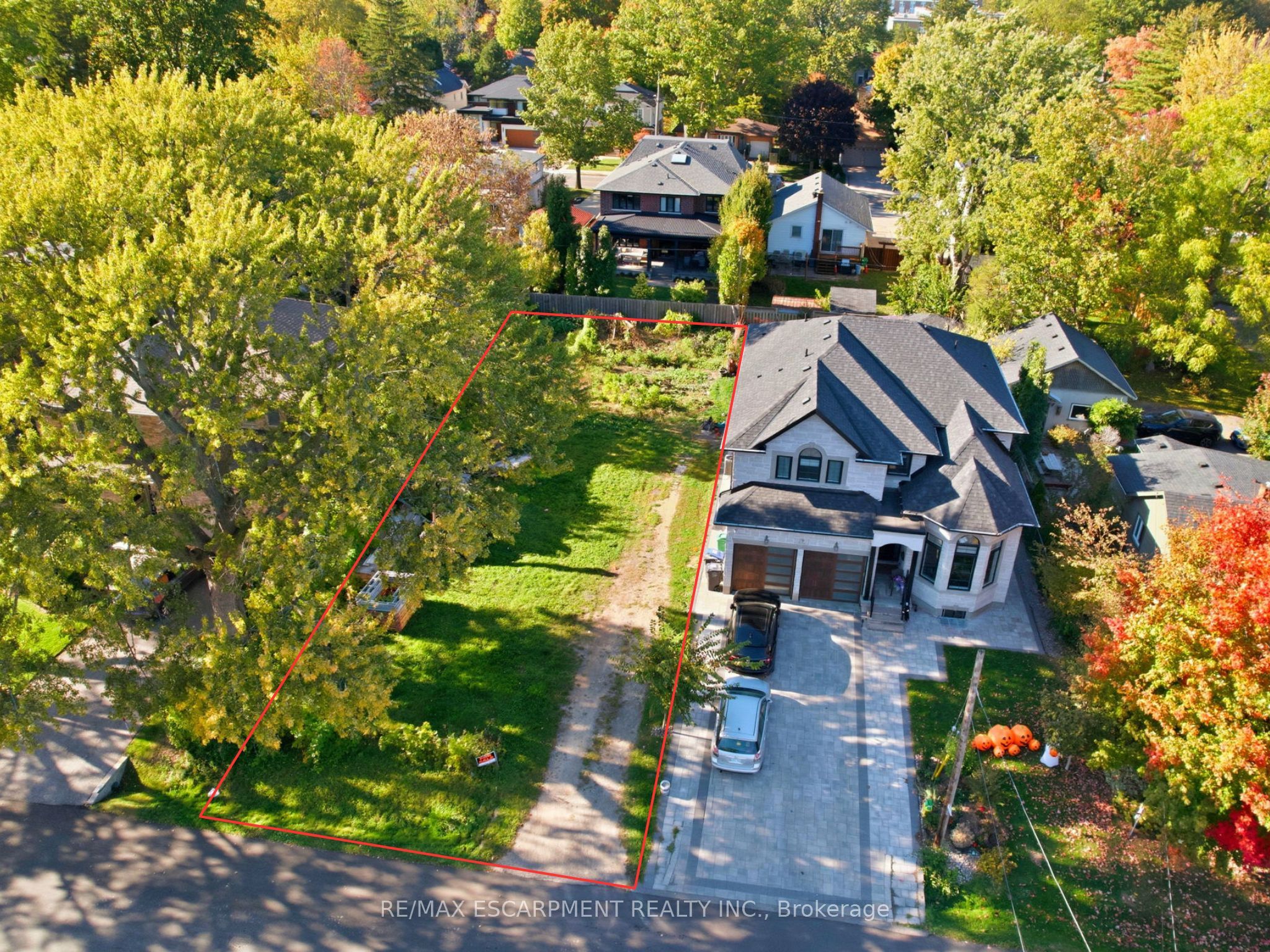 75 Troy Street, Mississauga, ON L5G 1S6 photo 2