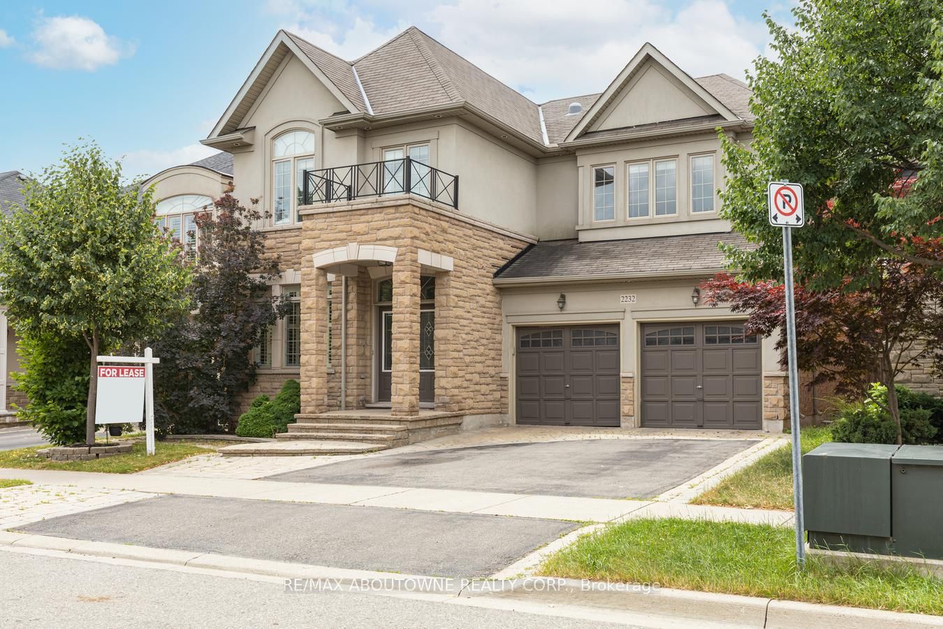 2232 Millstone Drive, Oakville, ON L6M 0G1 photo 2