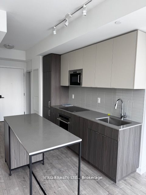 220 Missinnihe Way 617, Mississauga, ON L5H 1G5 photo 5