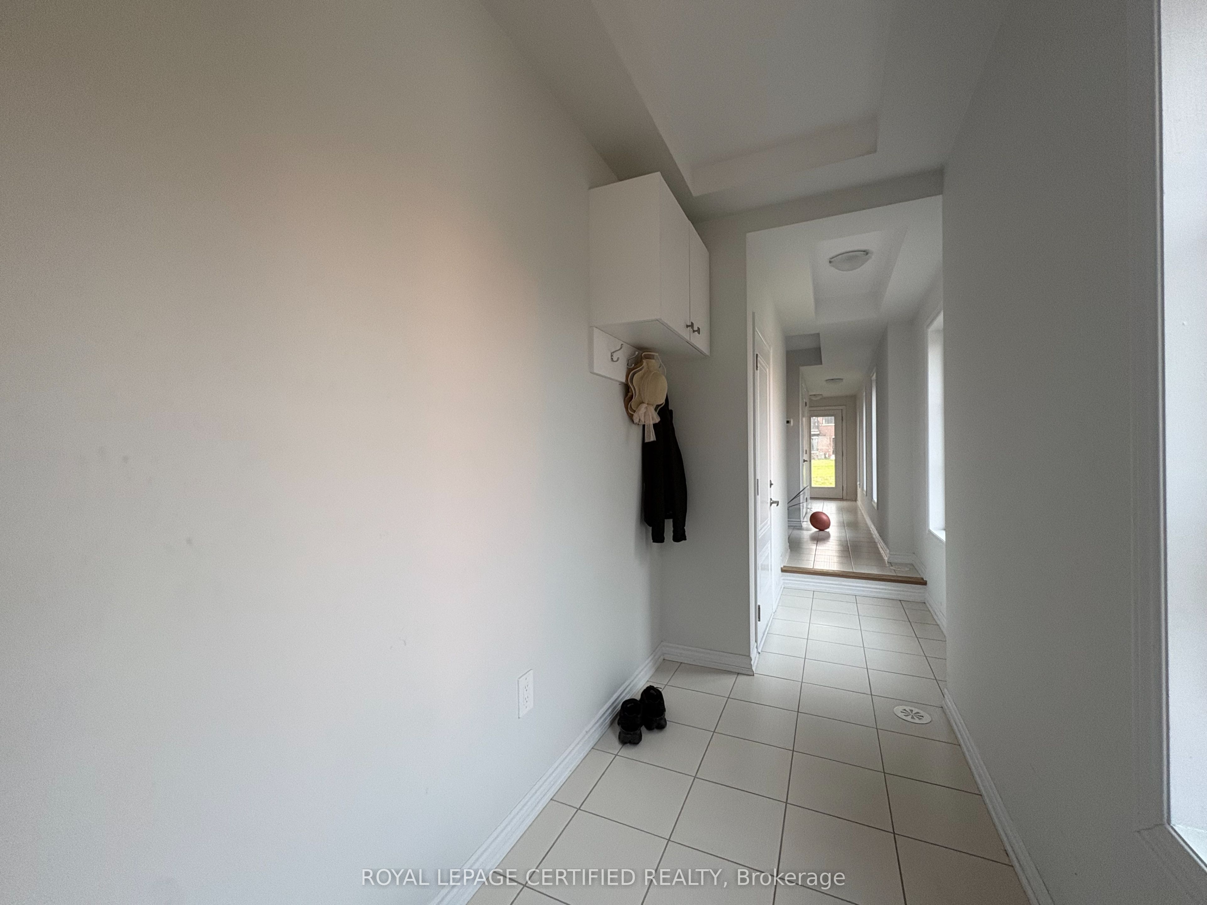 5970 Saigon Street, Mississauga, ON L5V 0E9 photo 3