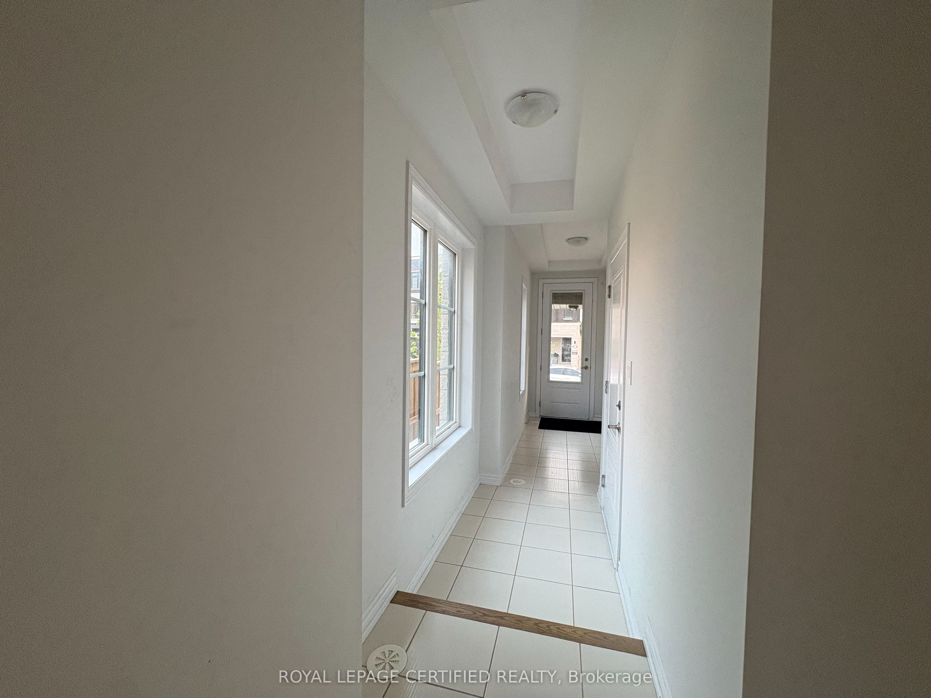 5970 Saigon Street, Mississauga, ON L5V 0E9 photo 4