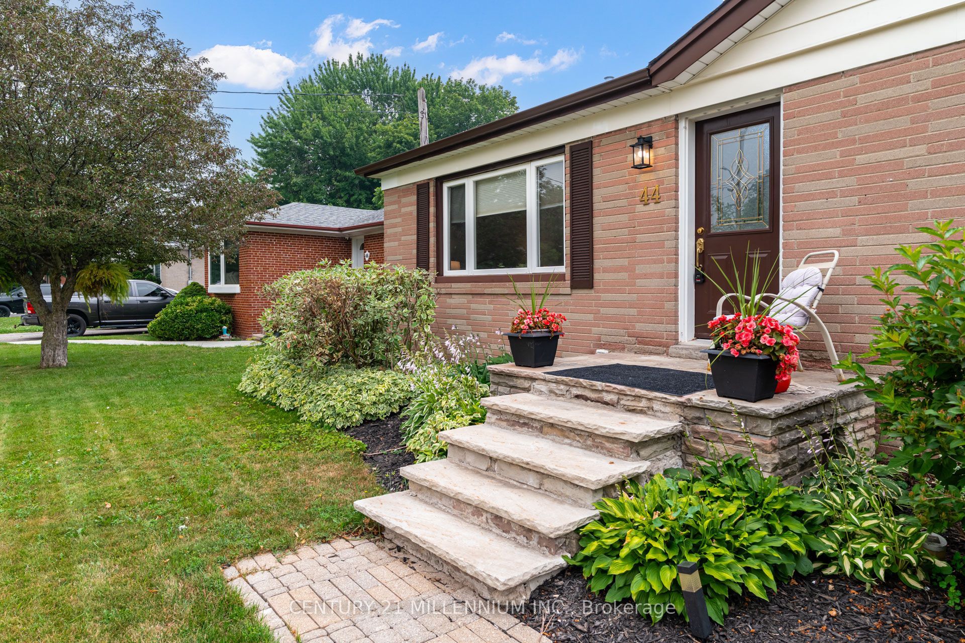44 Byron Street, Halton Hills, ON L7G 3W7 photo 3
