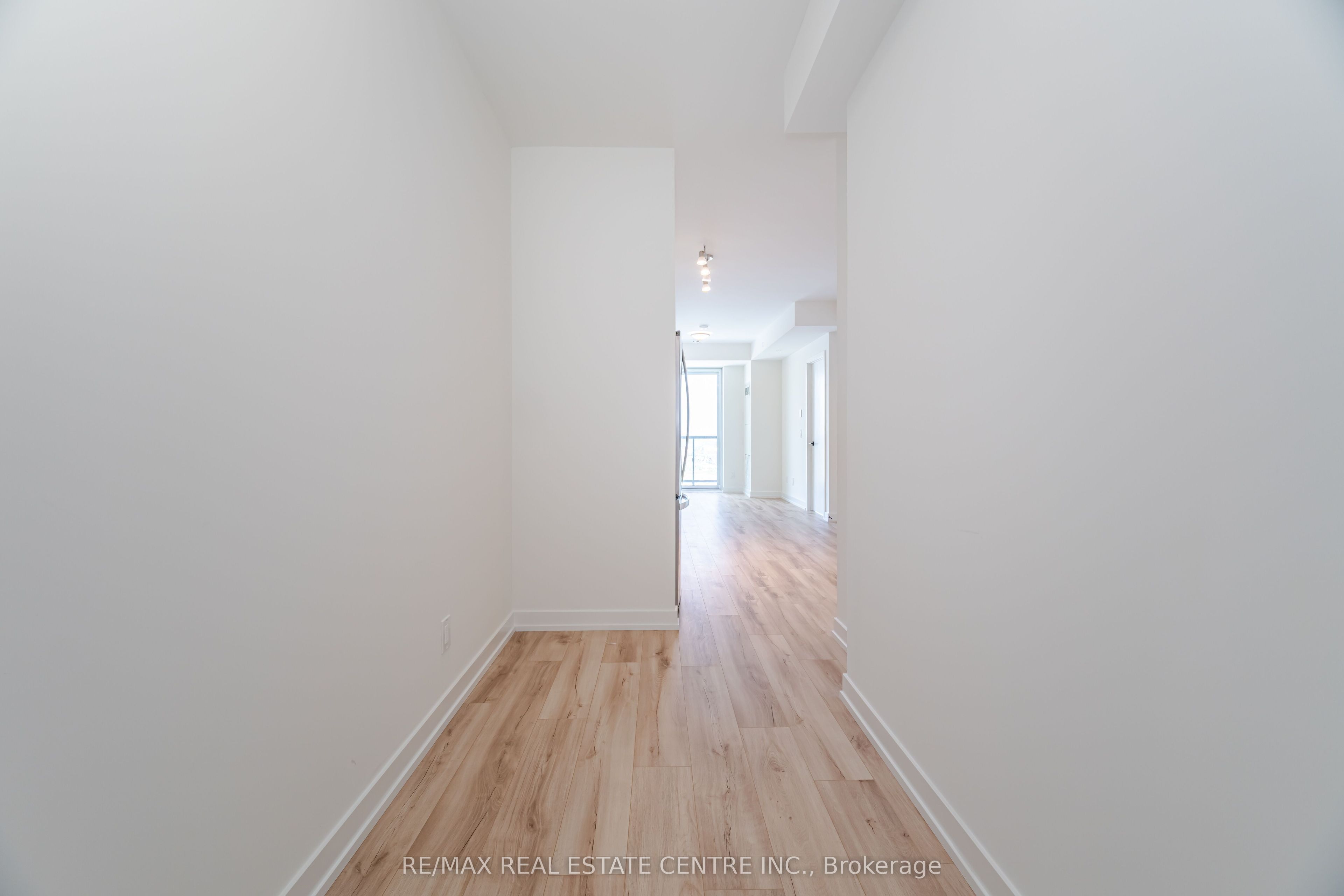335 Wheat Boom Drive 1411, Oakville, ON L6H 7X4 photo 5
