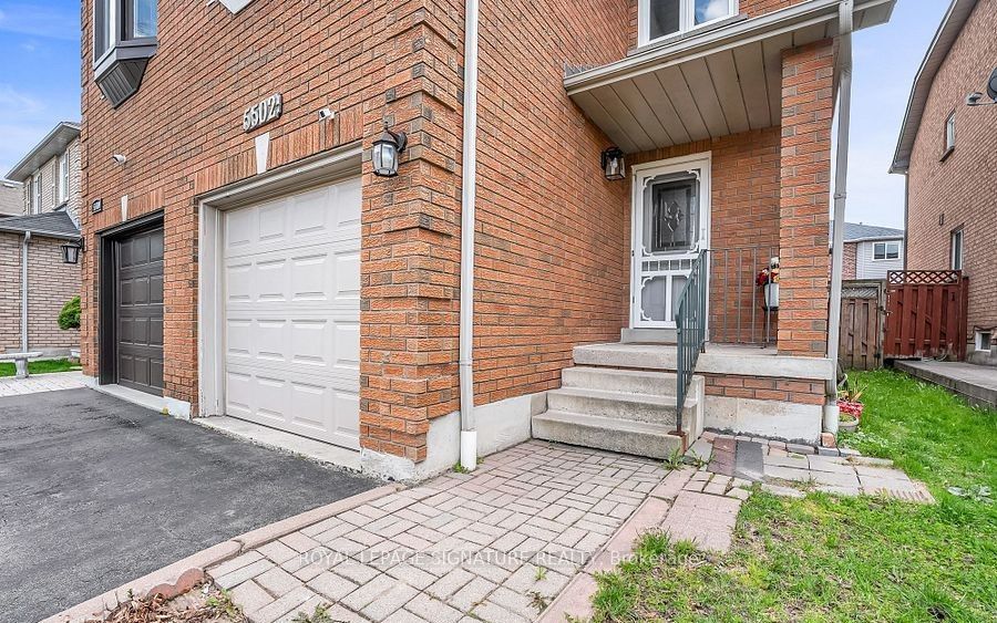5502 Cosmic Crescent, Mississauga, ON L4Z 3R9 photo 2