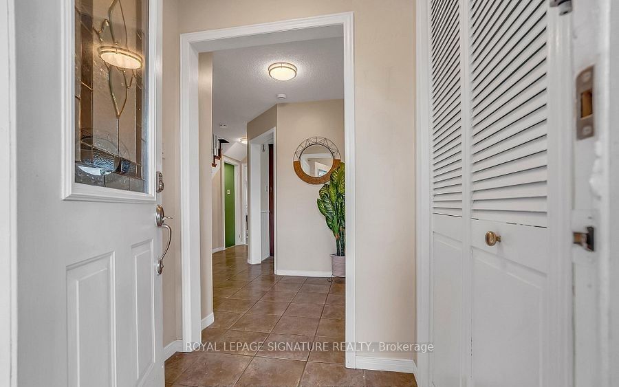5502 Cosmic Crescent, Mississauga, ON L4Z 3R9 photo 3