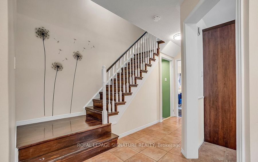 5502 Cosmic Crescent, Mississauga, ON L4Z 3R9 photo 4