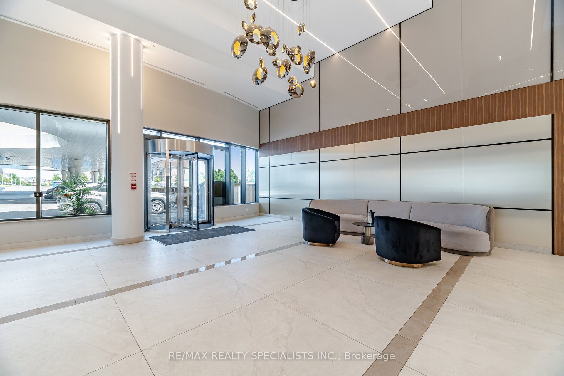 5105 Hurontario Street 308, Mississauga, ON L4Z 3X7 photo 3