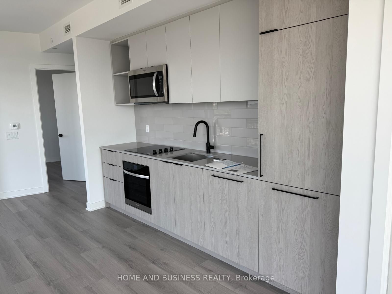 1185 dupont Street, Toronto, ON M6H 0G5