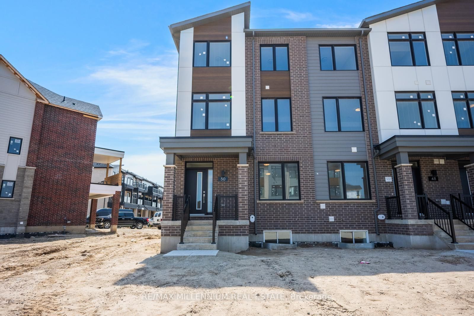 50 Thornbird Crescent MAIN, Brampton, ON L7A 0B8 photo 3