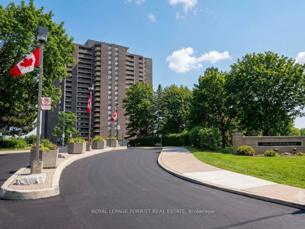 1535 Lakeshore Road E 1704, Mississauga, ON L5E 3E2