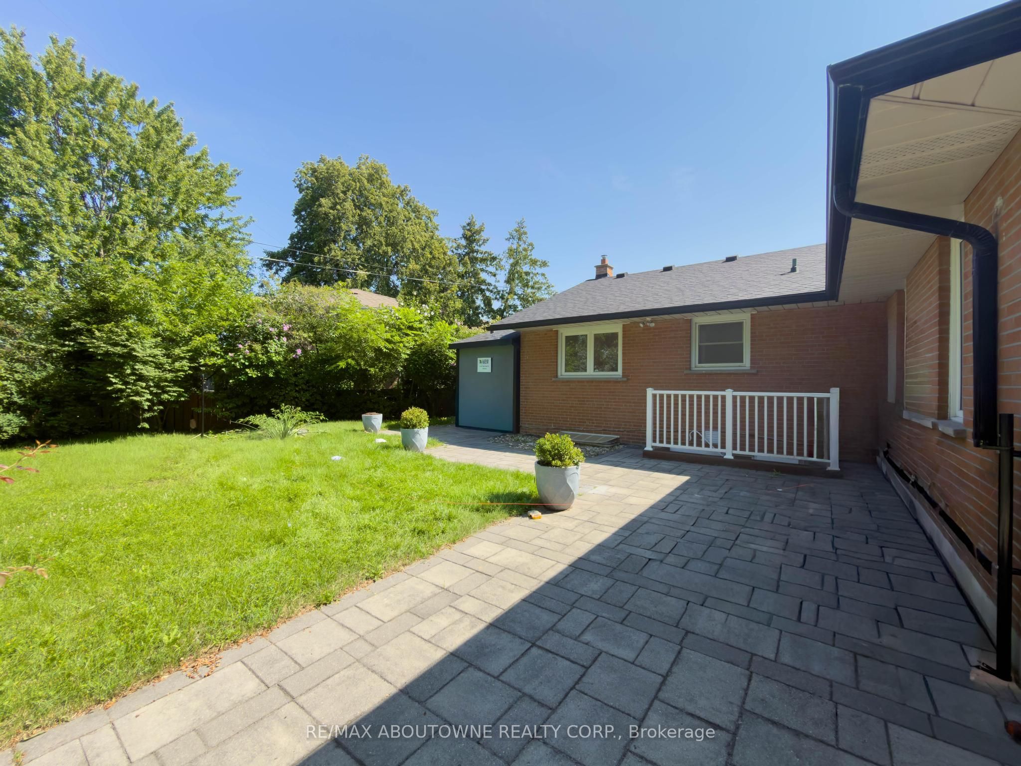 2130 Greenhurst Avenue Lower, Mississauga, ON L4X 1J6 photo 4